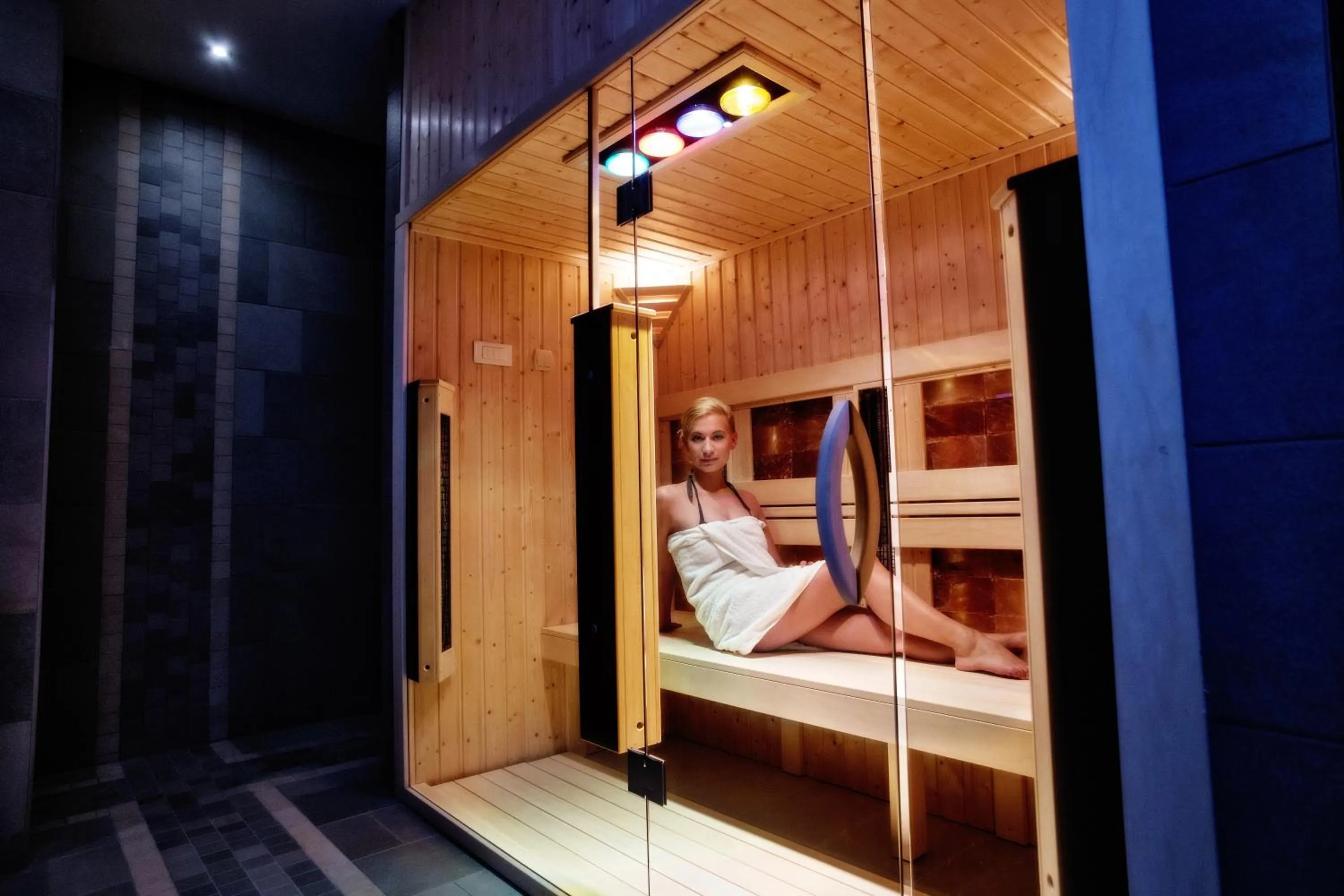 Spa and wellness centre/facilities, Bed in Grand Hotel Glorius Makó