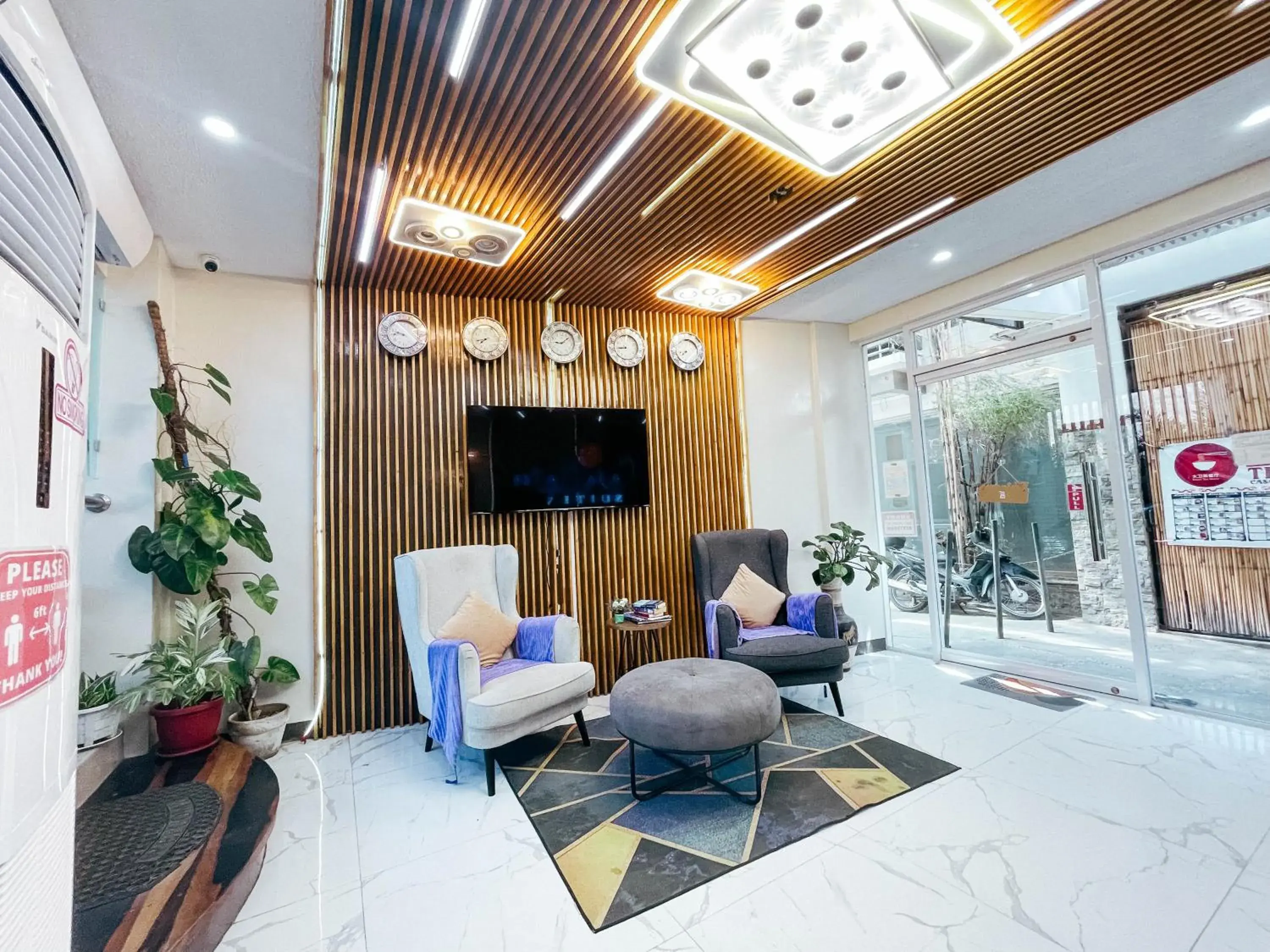 Lobby or reception in Casa Marco Suites Puerto Galera powered by Cocotel Lobby or reception in Casa Marco Suites Puerto Galera powered by Cocotel