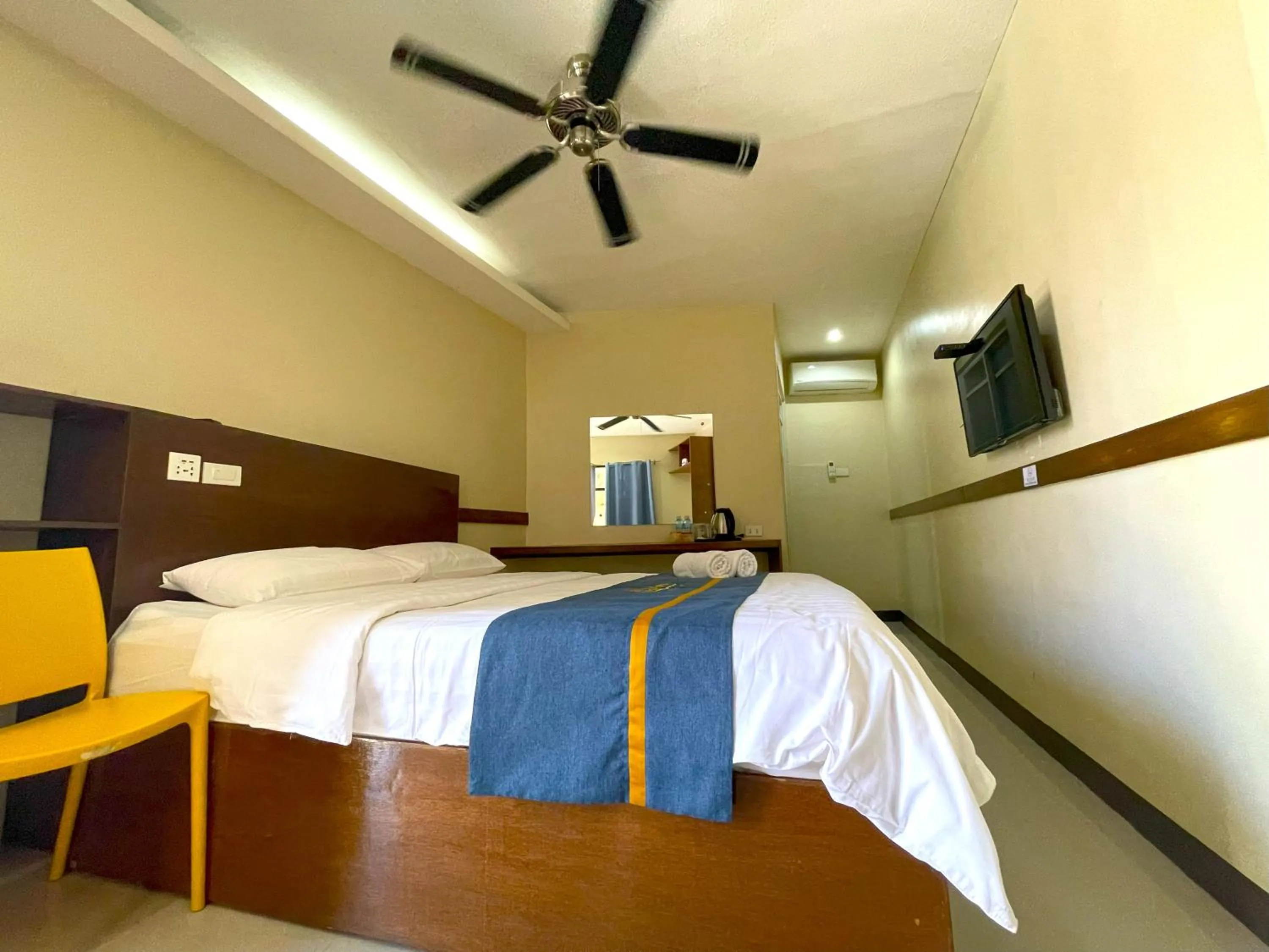 Photo of the whole room, Bed in Casa Marco Suites Puerto Galera powered by Cocotel