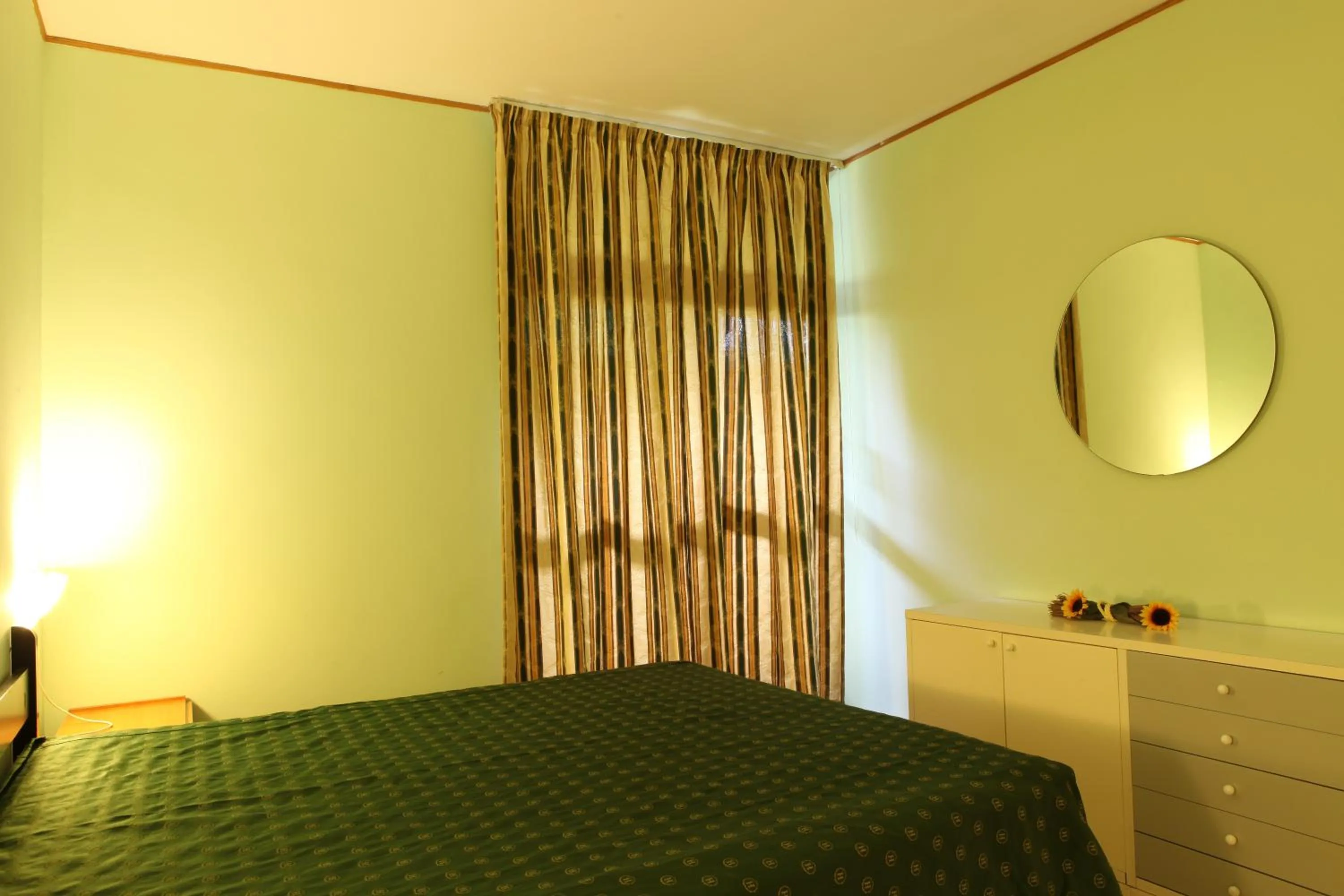 Bedroom, Bed in Residence Habitat