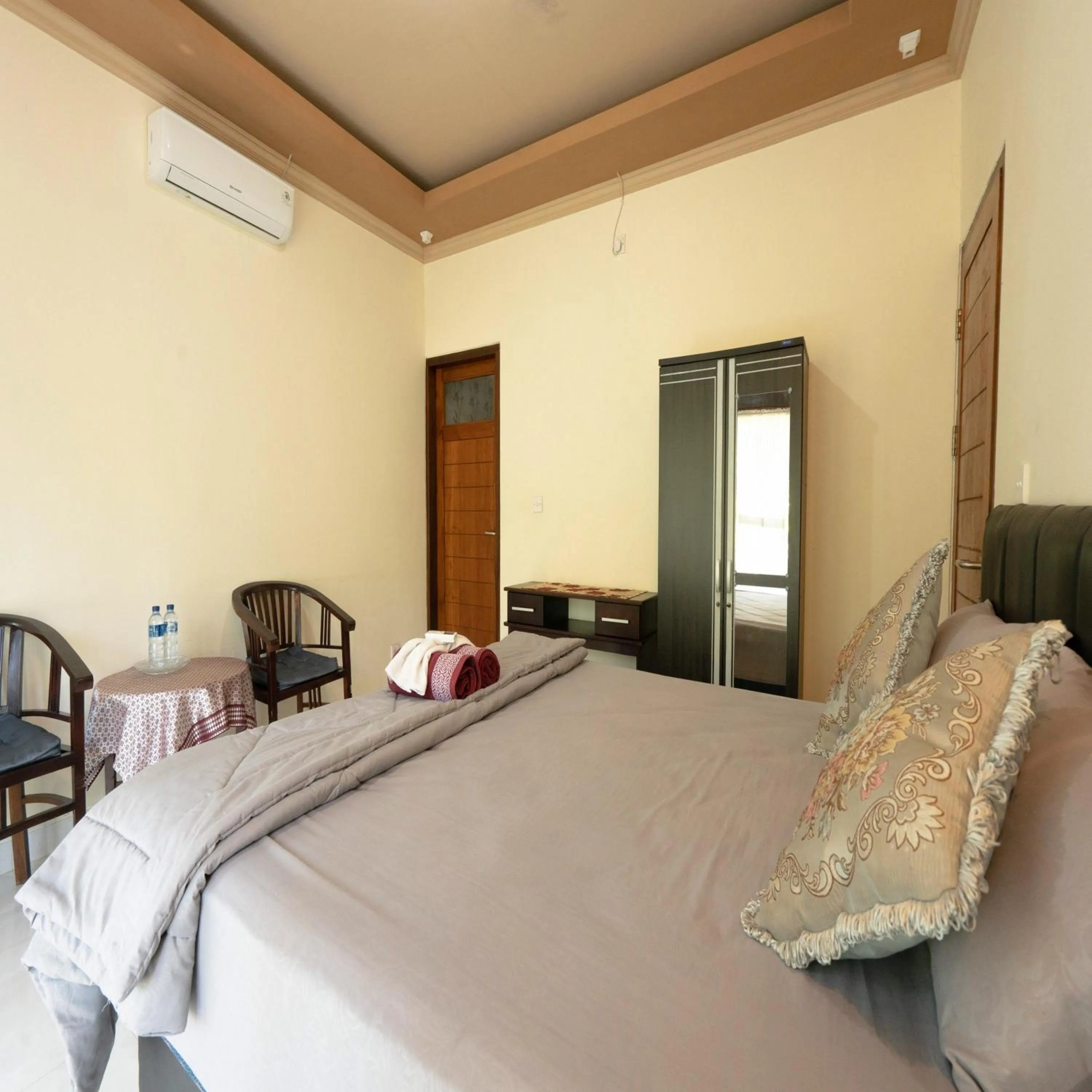 Bedroom, Bed in Calm Haven Villa with Amabela Garden Lovina Beach
