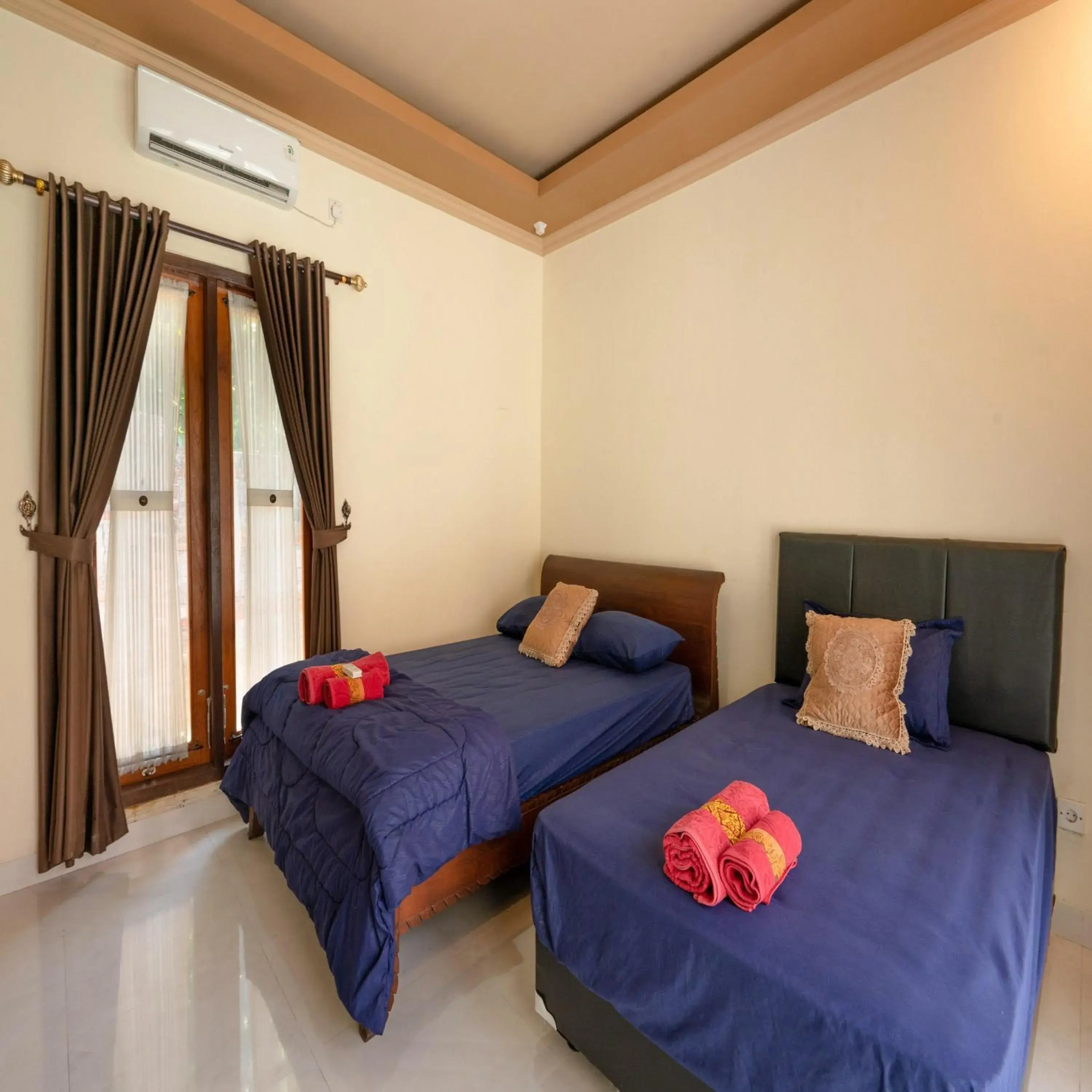 Family Room in Calm Haven Villa with Amabela Garden Lovina Beach Family Room in Calm Haven Villa with Amabela Garden Lovina Beach