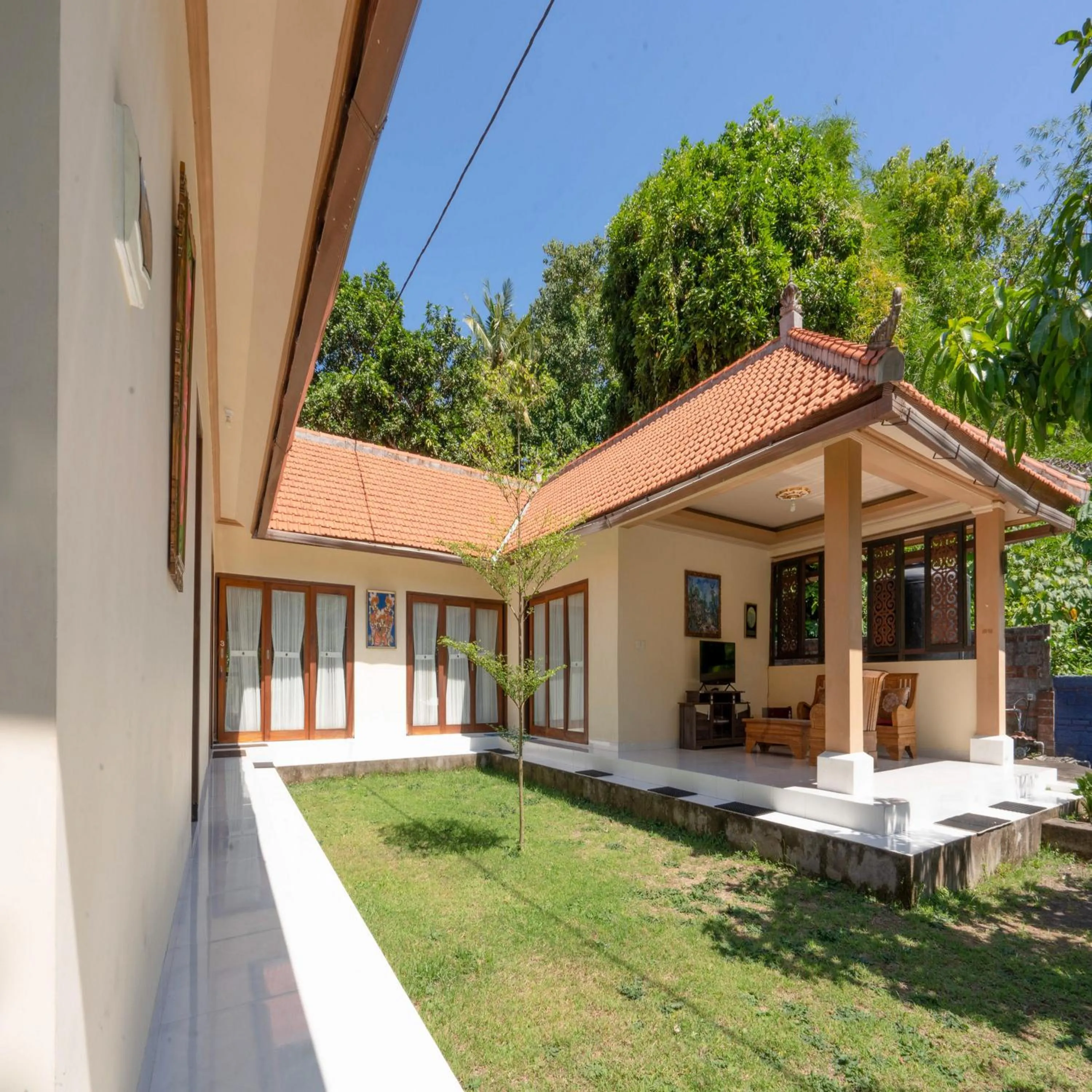 Facade/entrance in Calm Haven Villa with Amabela Garden Lovina Beach