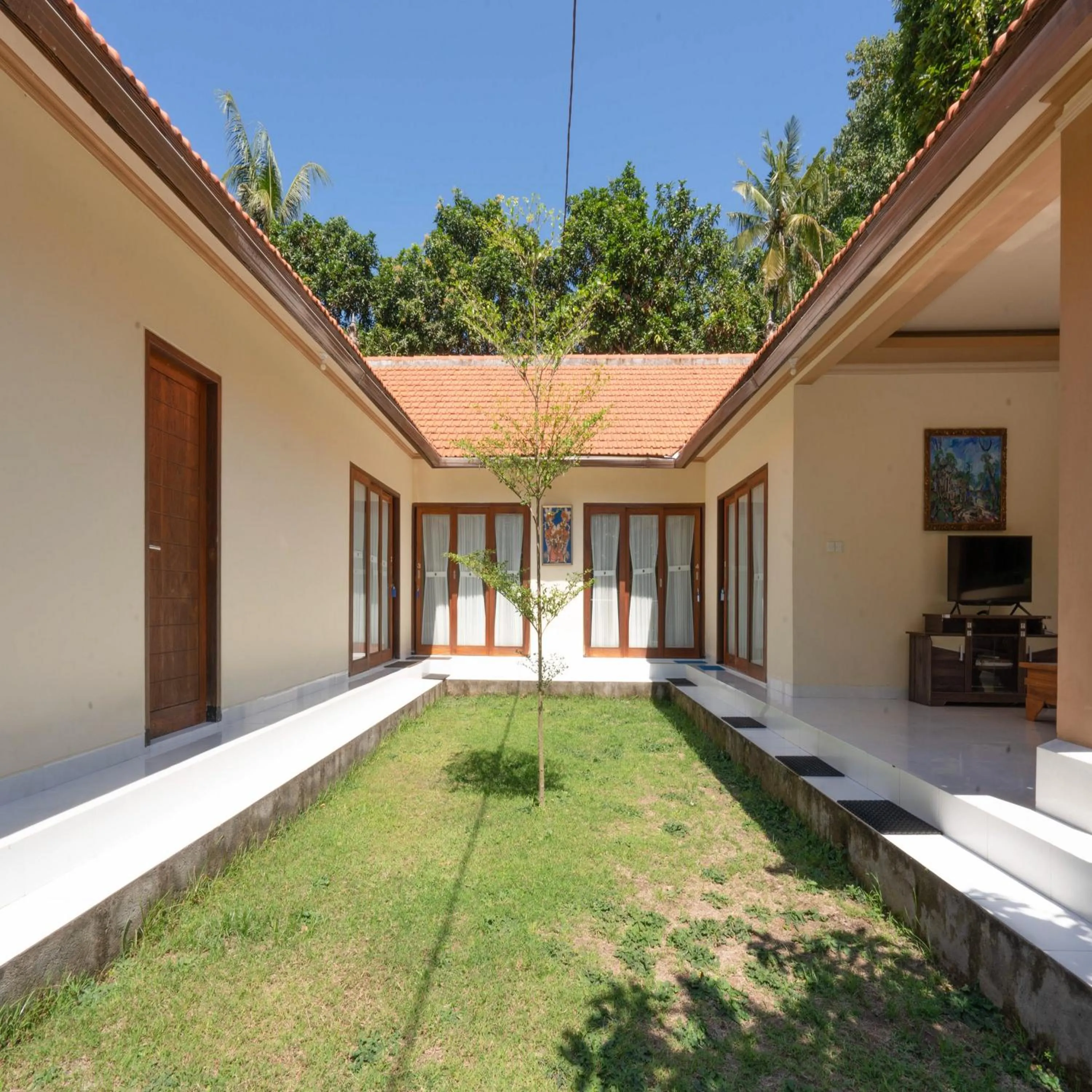 Facade/entrance in Calm Haven Villa with Amabela Garden Lovina Beach