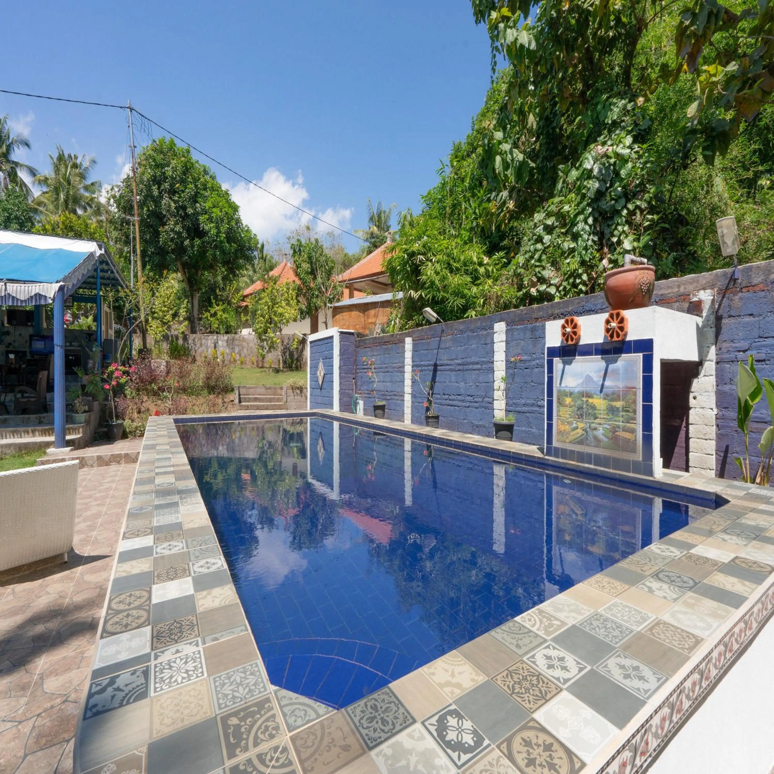 Swimming pool in Calm Haven Villa with Amabela Garden Lovina Beach
