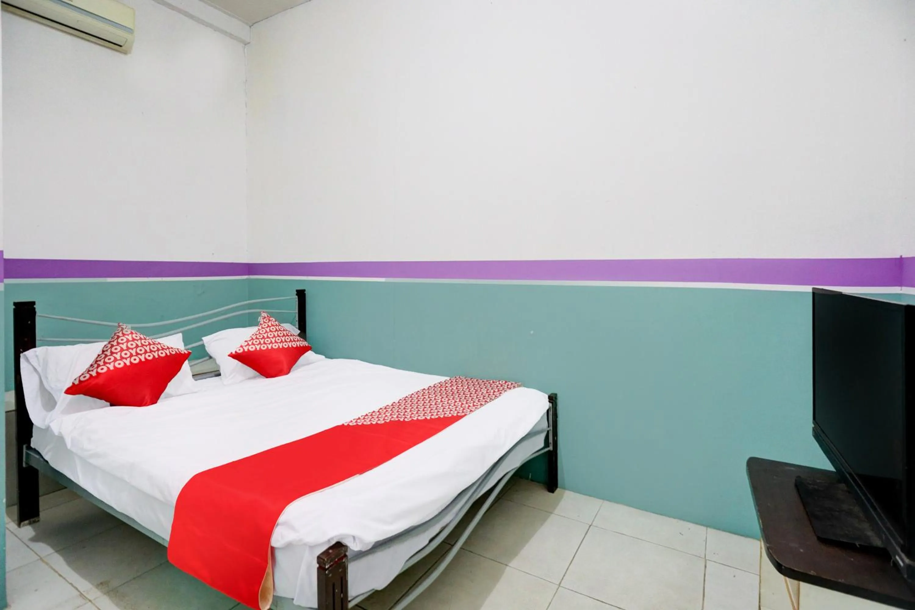 Bedroom in Hotel O California 2NearNagoya Hill Shopping Mall