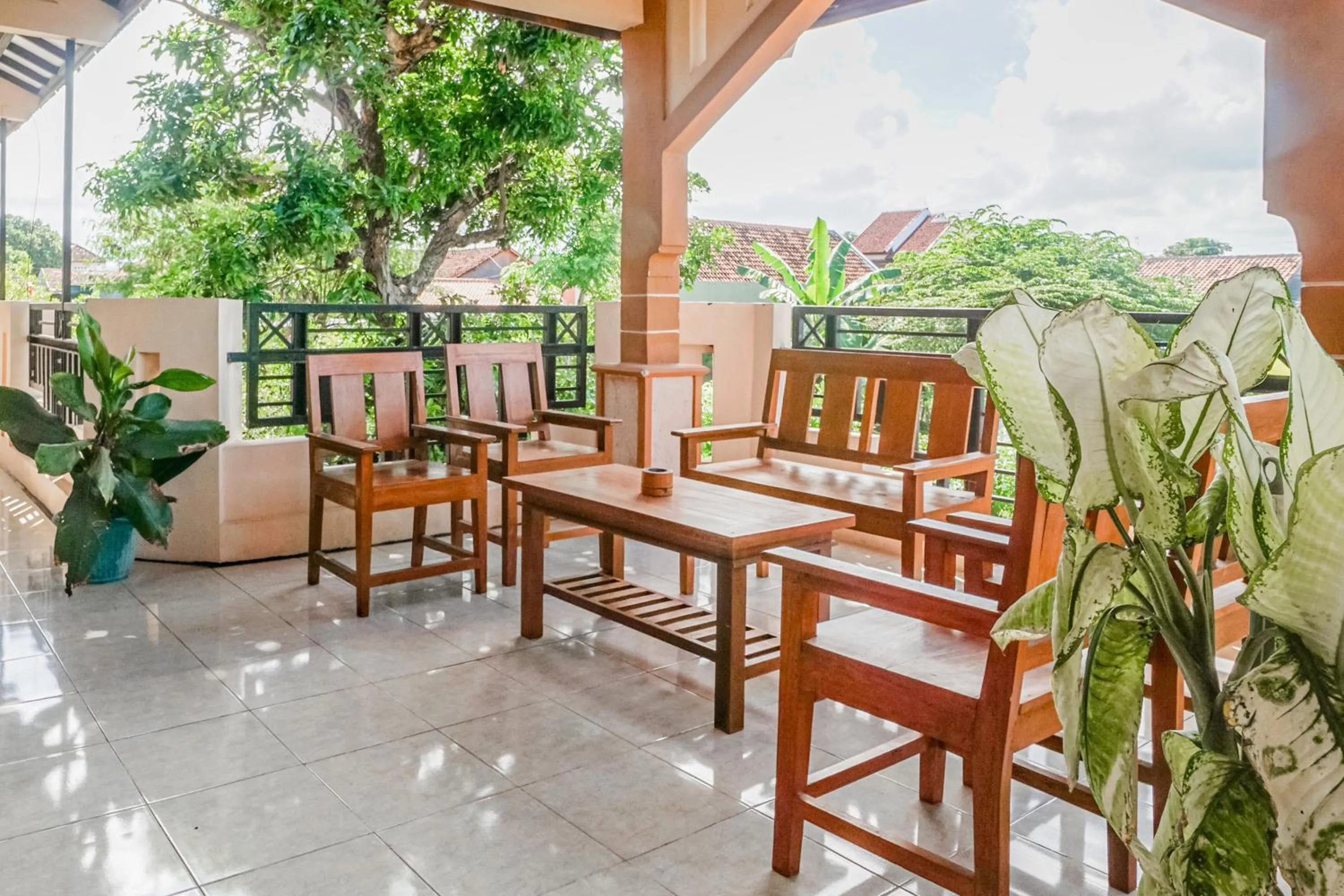 Lobby or reception in Hotel O Buduran Homestay Syariah