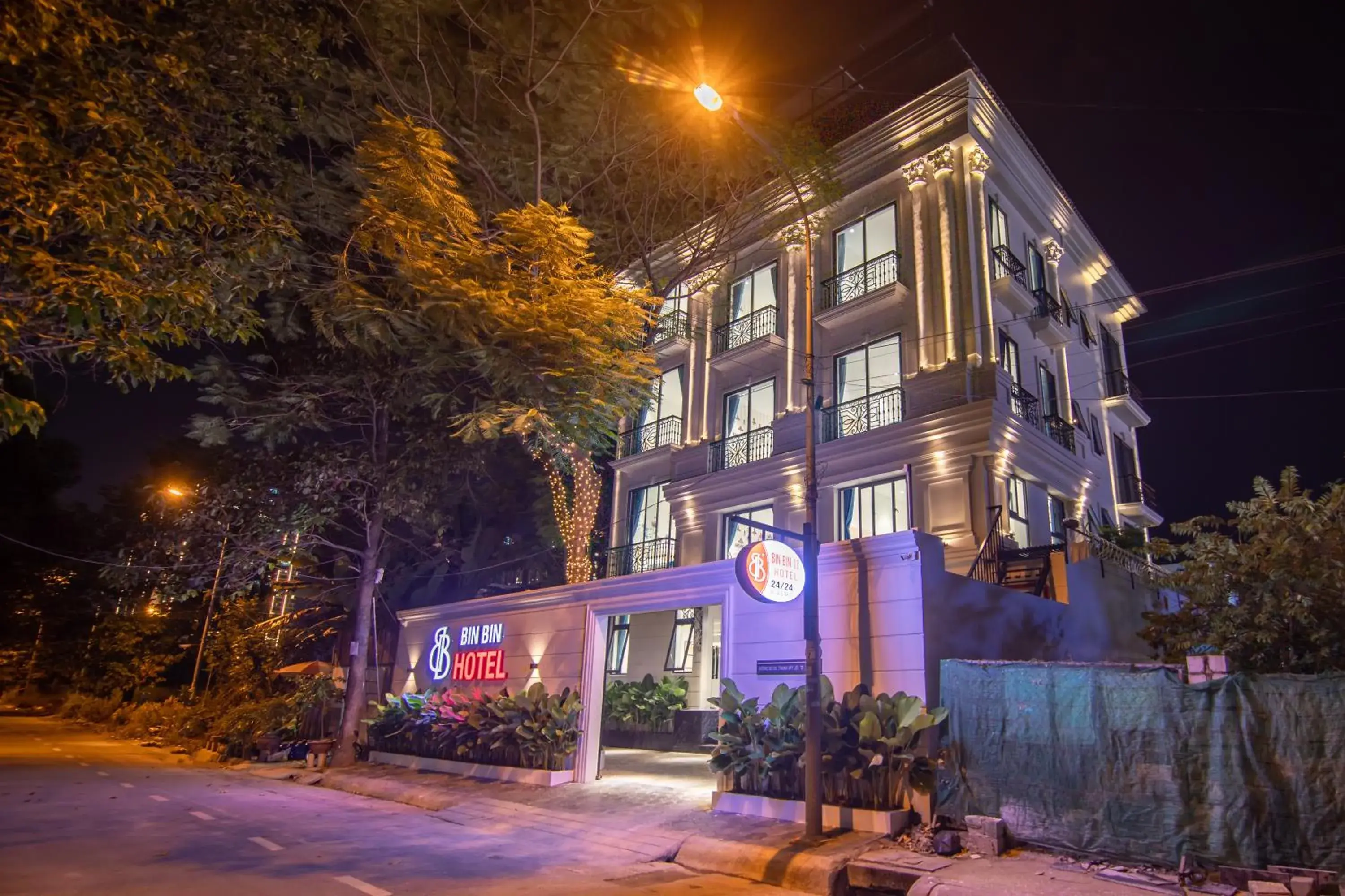 Property building in Bin Bin Hotel 11 Near Island Diamond Property building in Bin Bin Hotel 11 Near Island Diamond