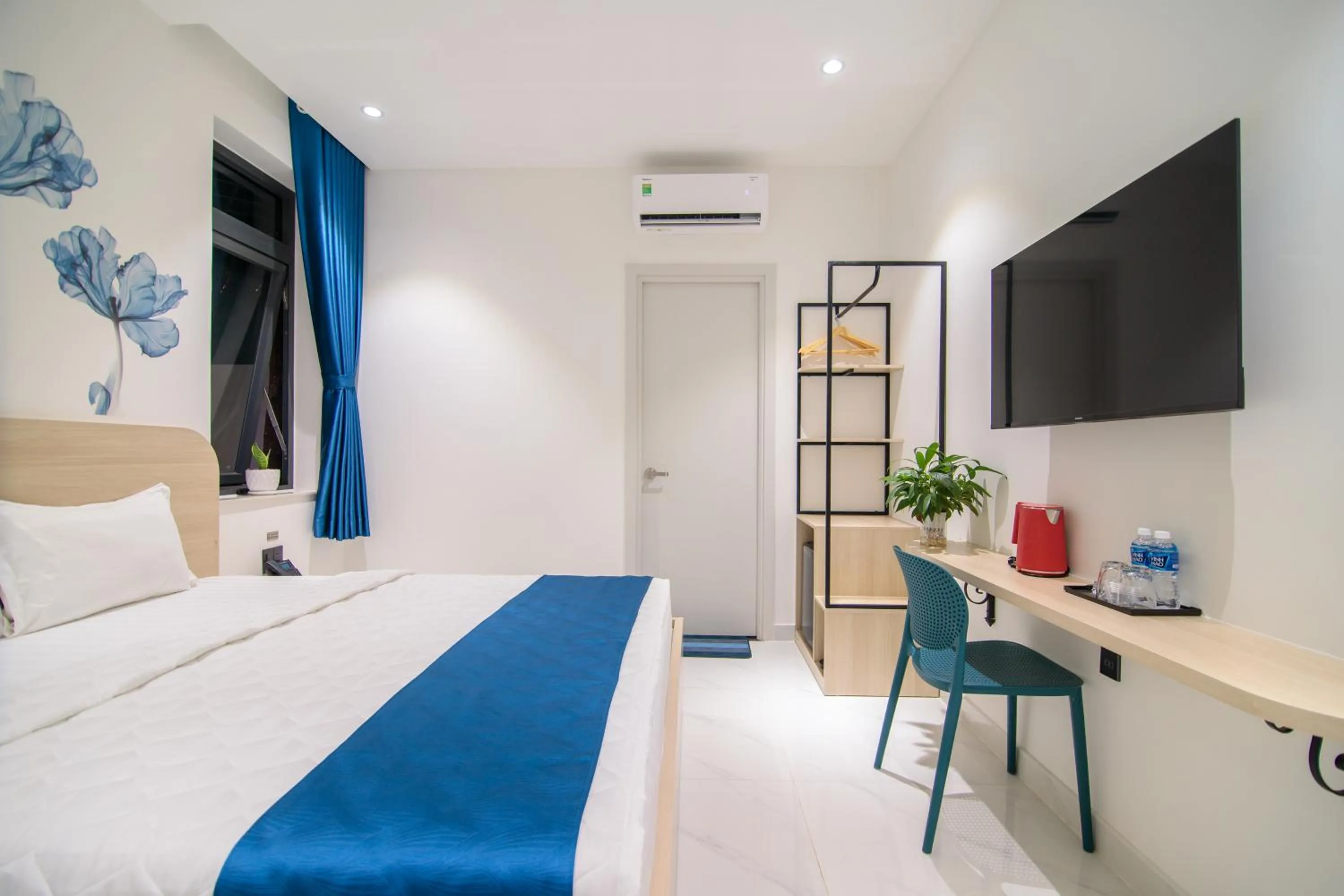 hair dresser, Bed in Bin Bin Hotel 11 Near Island Diamond