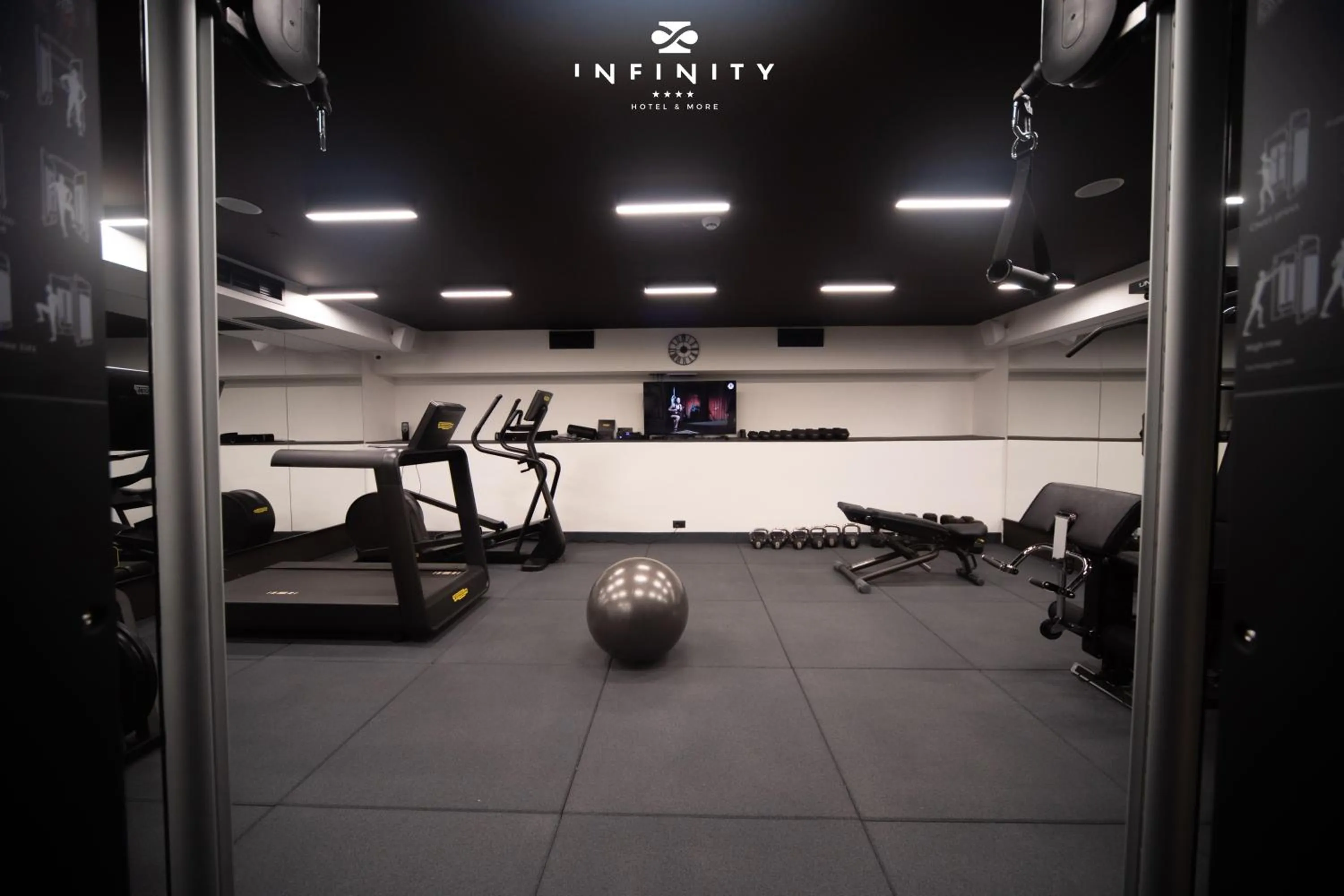 Fitness centre/facilities in Infinity Hotel & More
