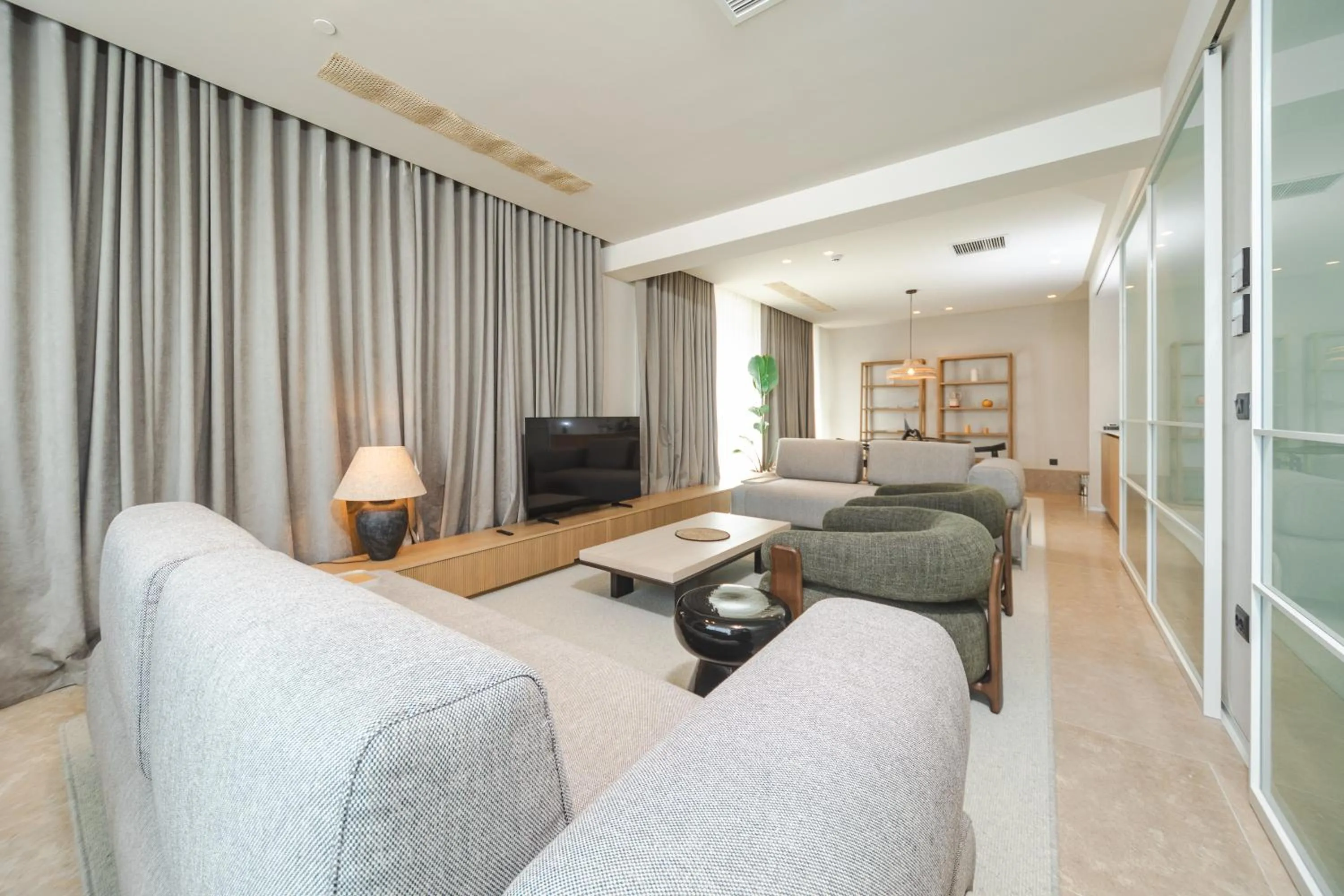 TV and multimedia, Bed in Infinity Hotel & More