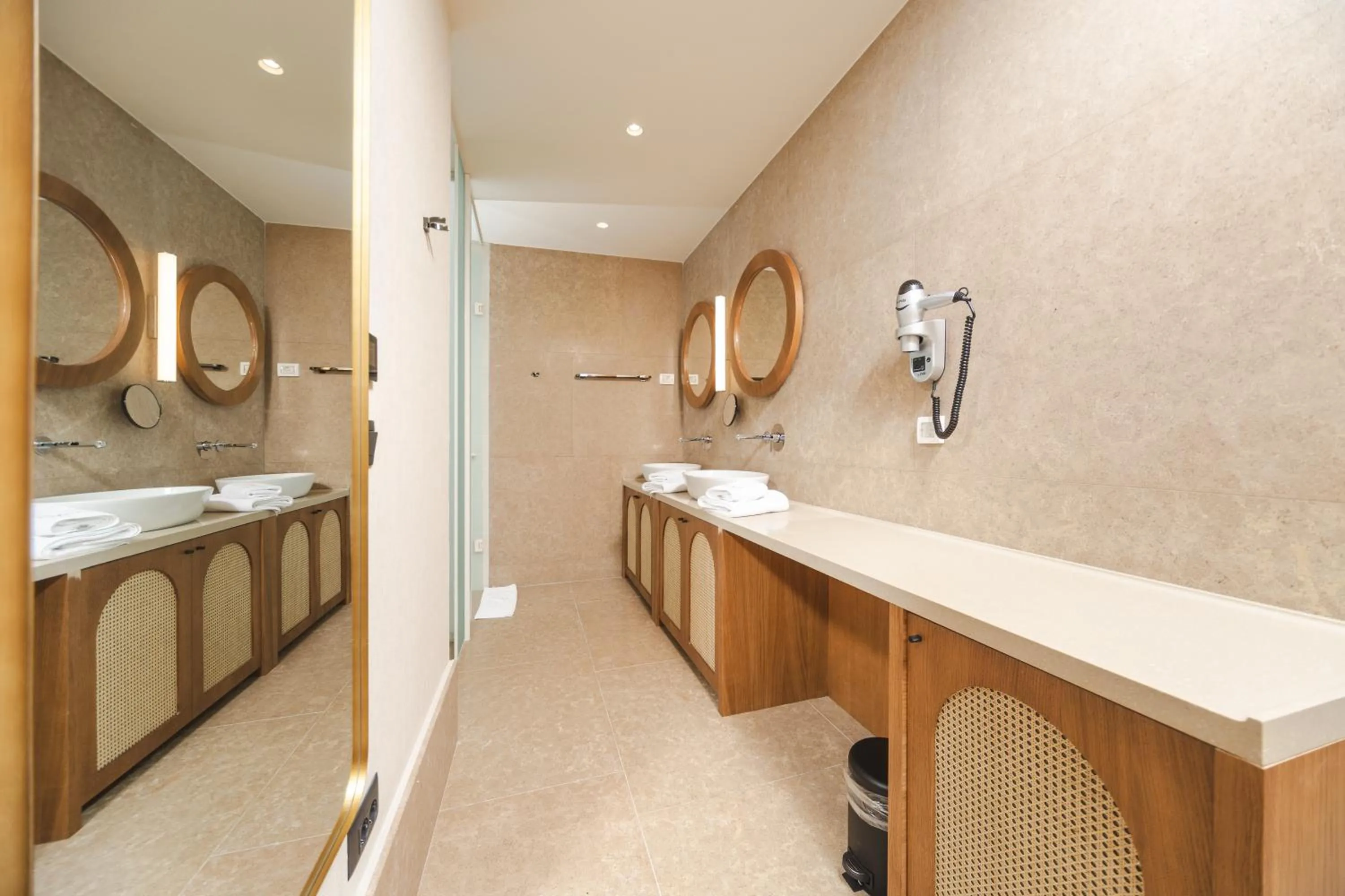 Shower in Infinity Hotel & More