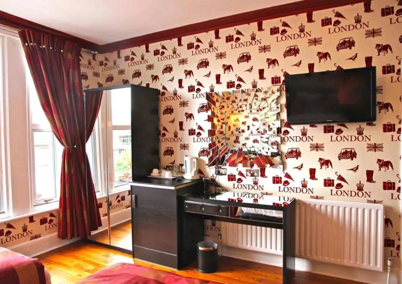 Family Room (6 Adults) in Crompton Guest House