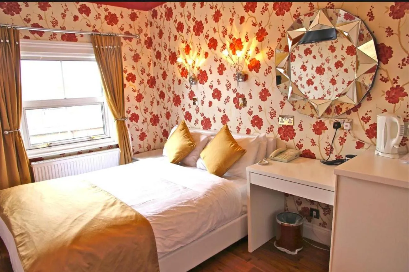 Double Room in Crompton Guest House