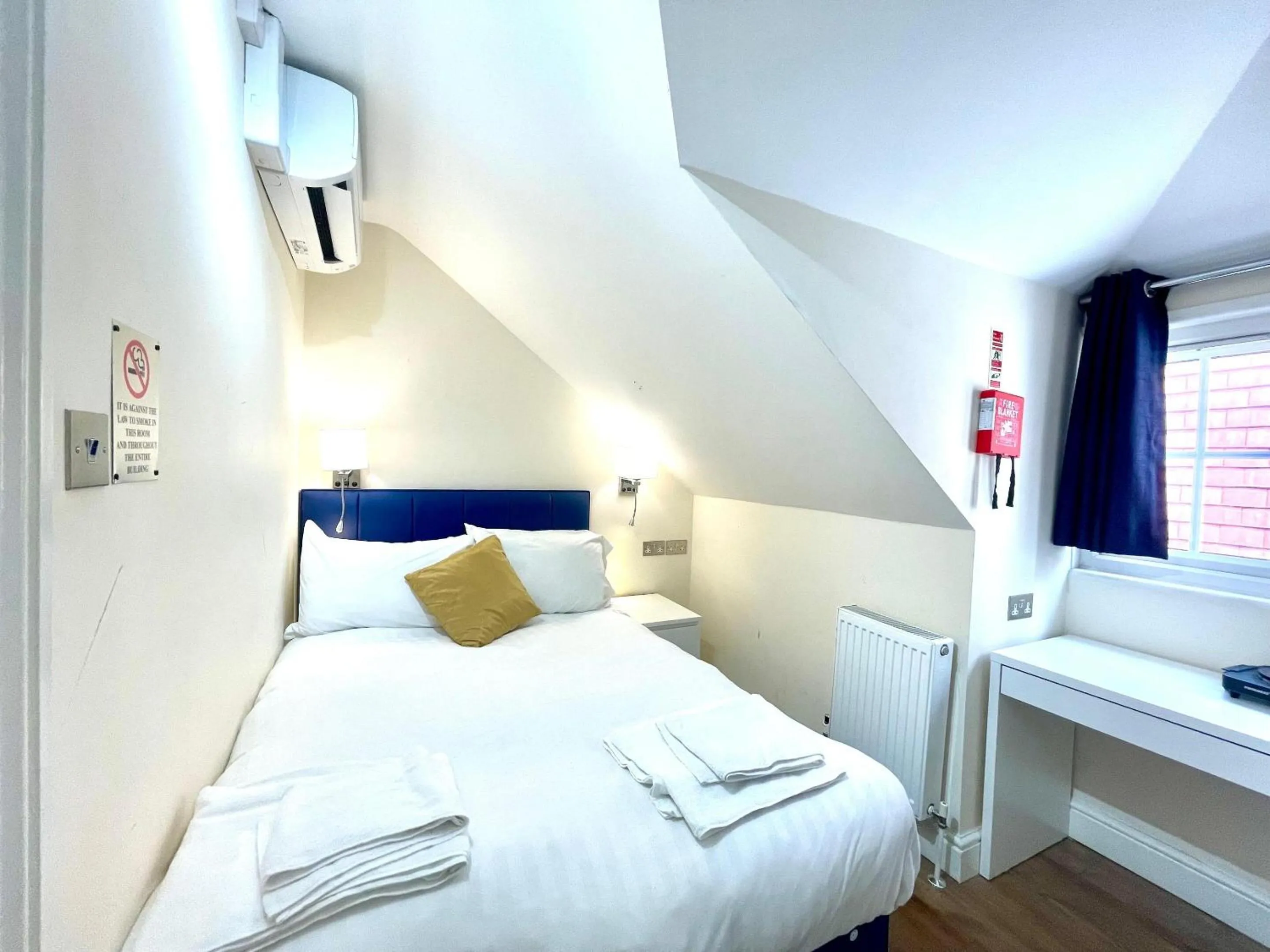 Double Room in Crompton Guest House