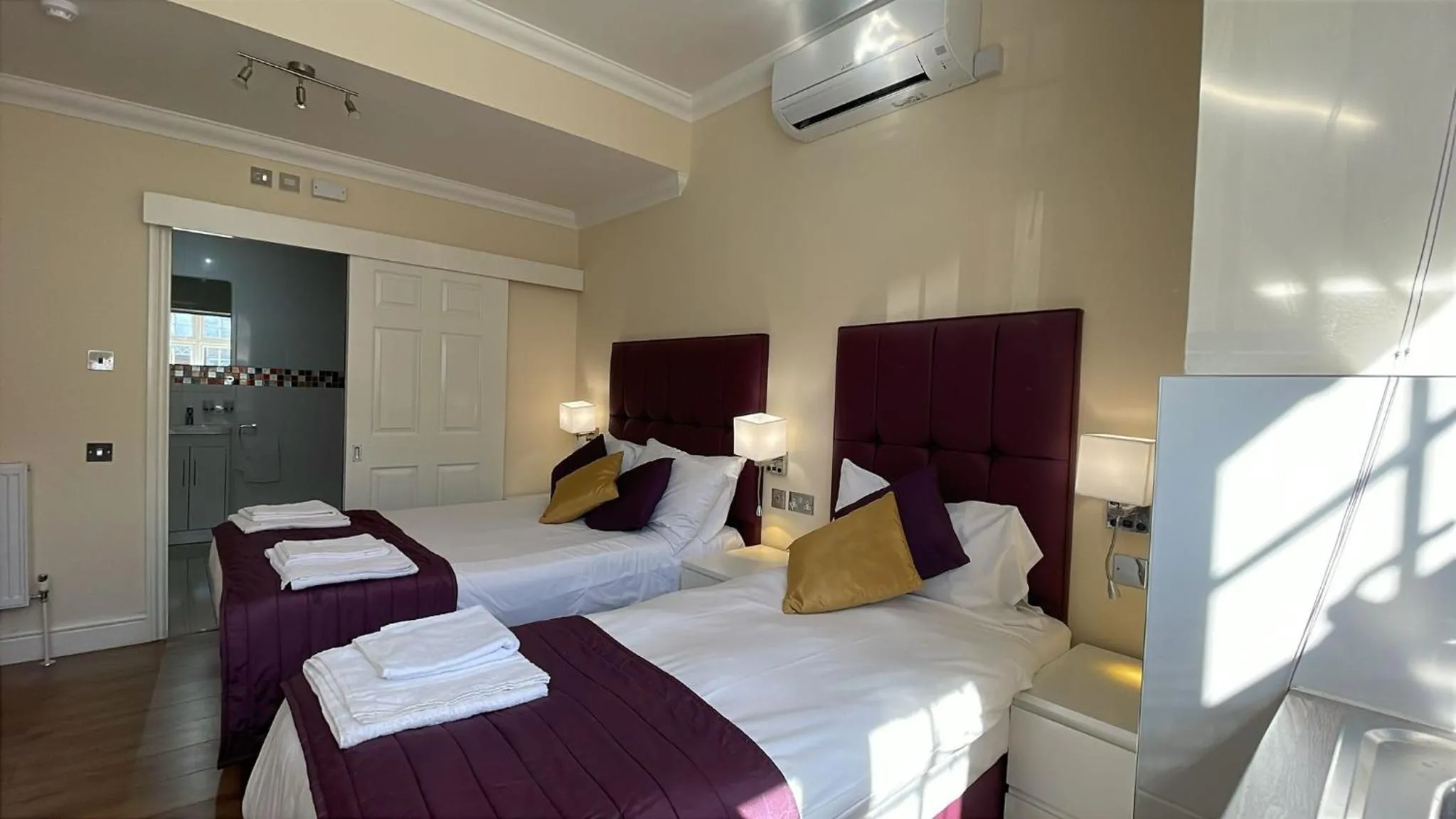 Deluxe Triple Room in Crompton Guest House