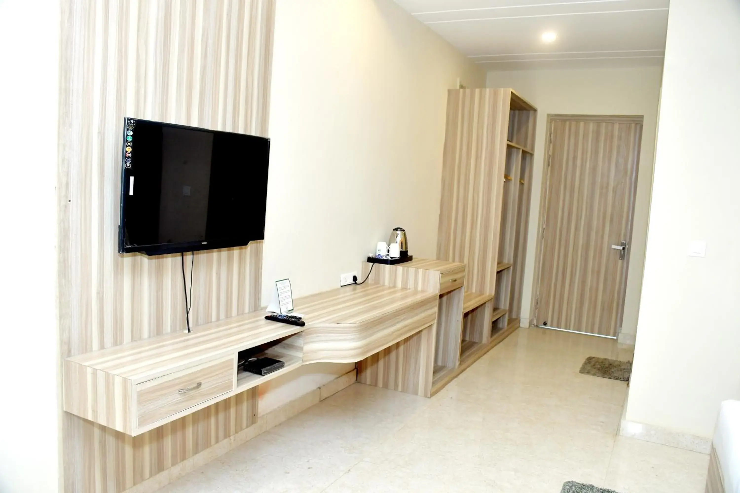 VOW HOTELS AND RESORTS VOW HOTELS AND RESORTS
