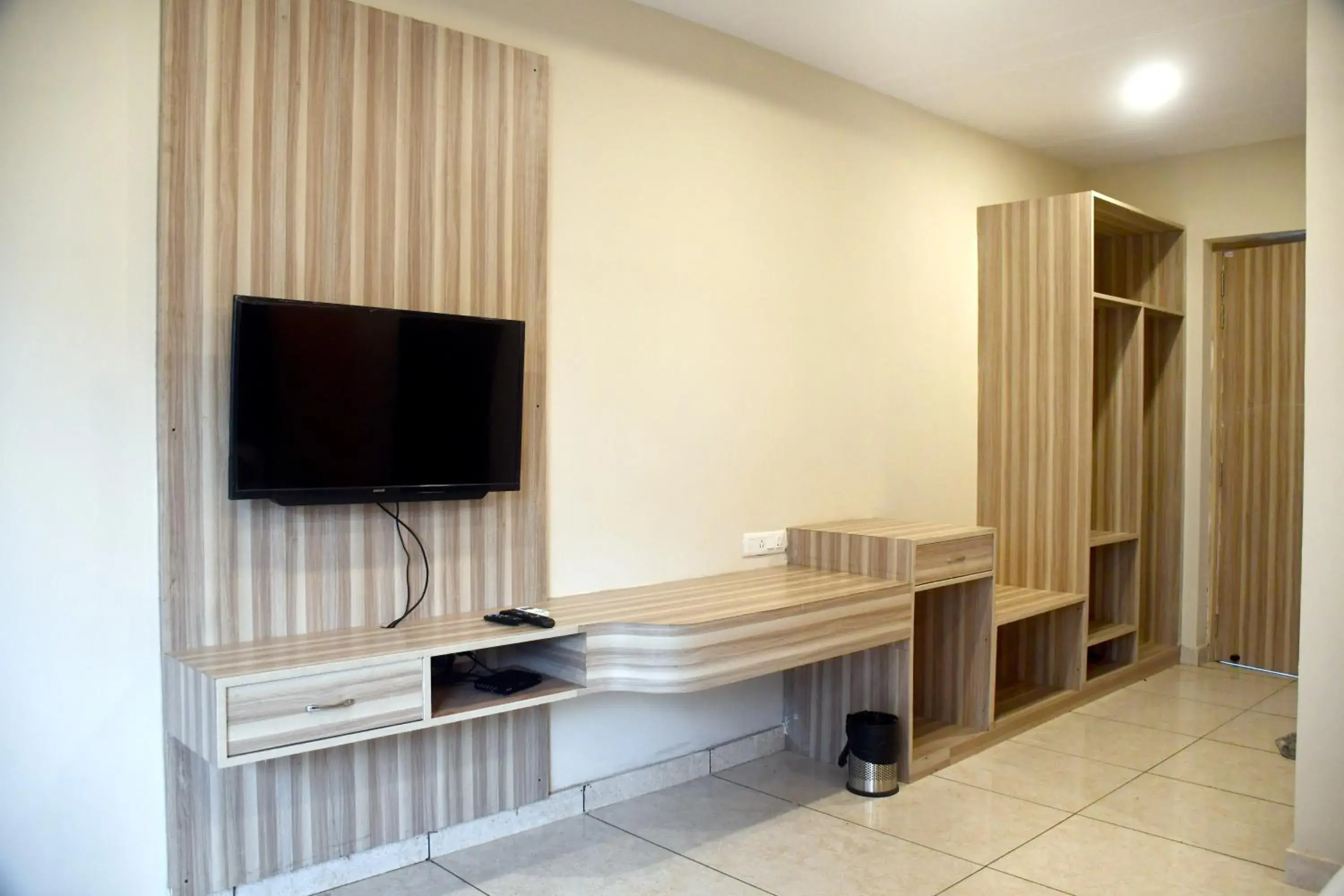 VOW HOTELS AND RESORTS VOW HOTELS AND RESORTS