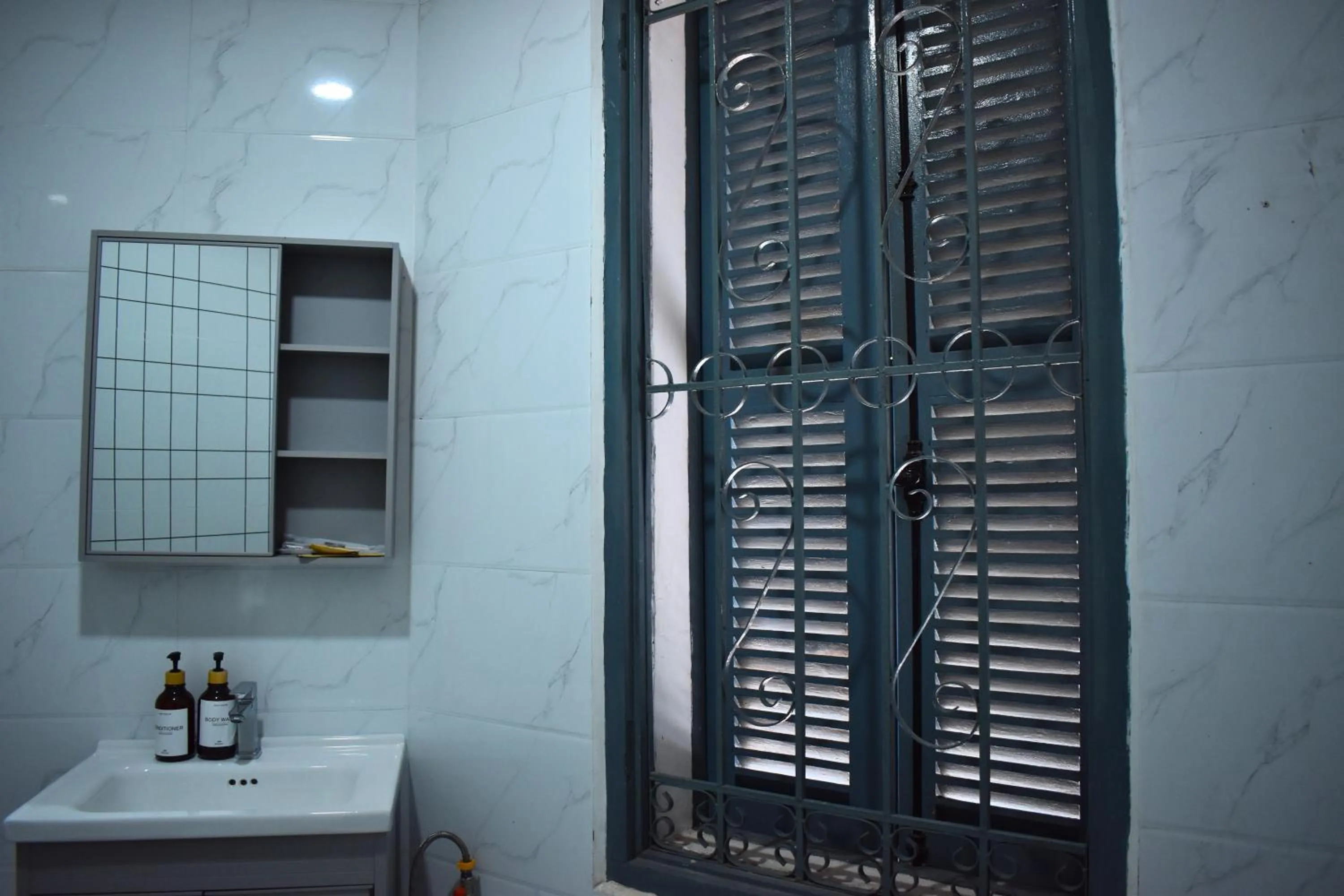 Bathroom in Monsane villa