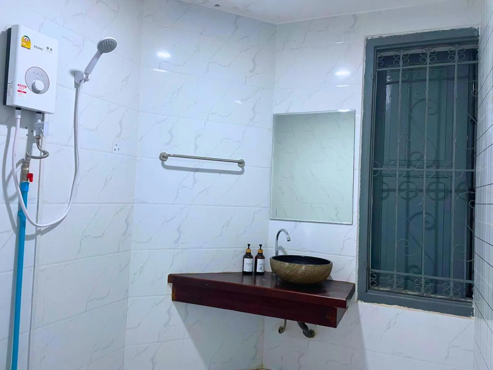 Shower in Monsane villa