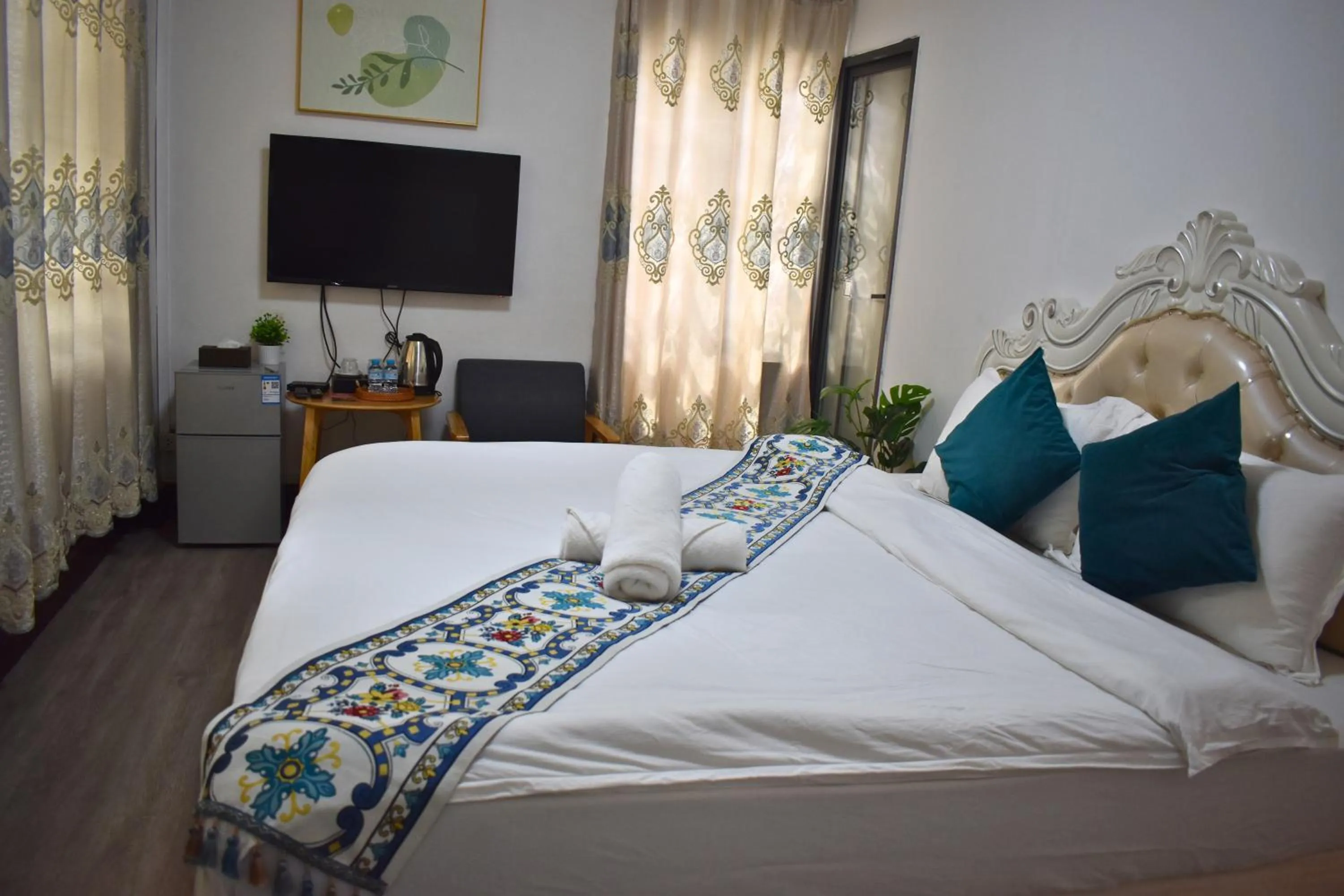 Bed in Monsane villa