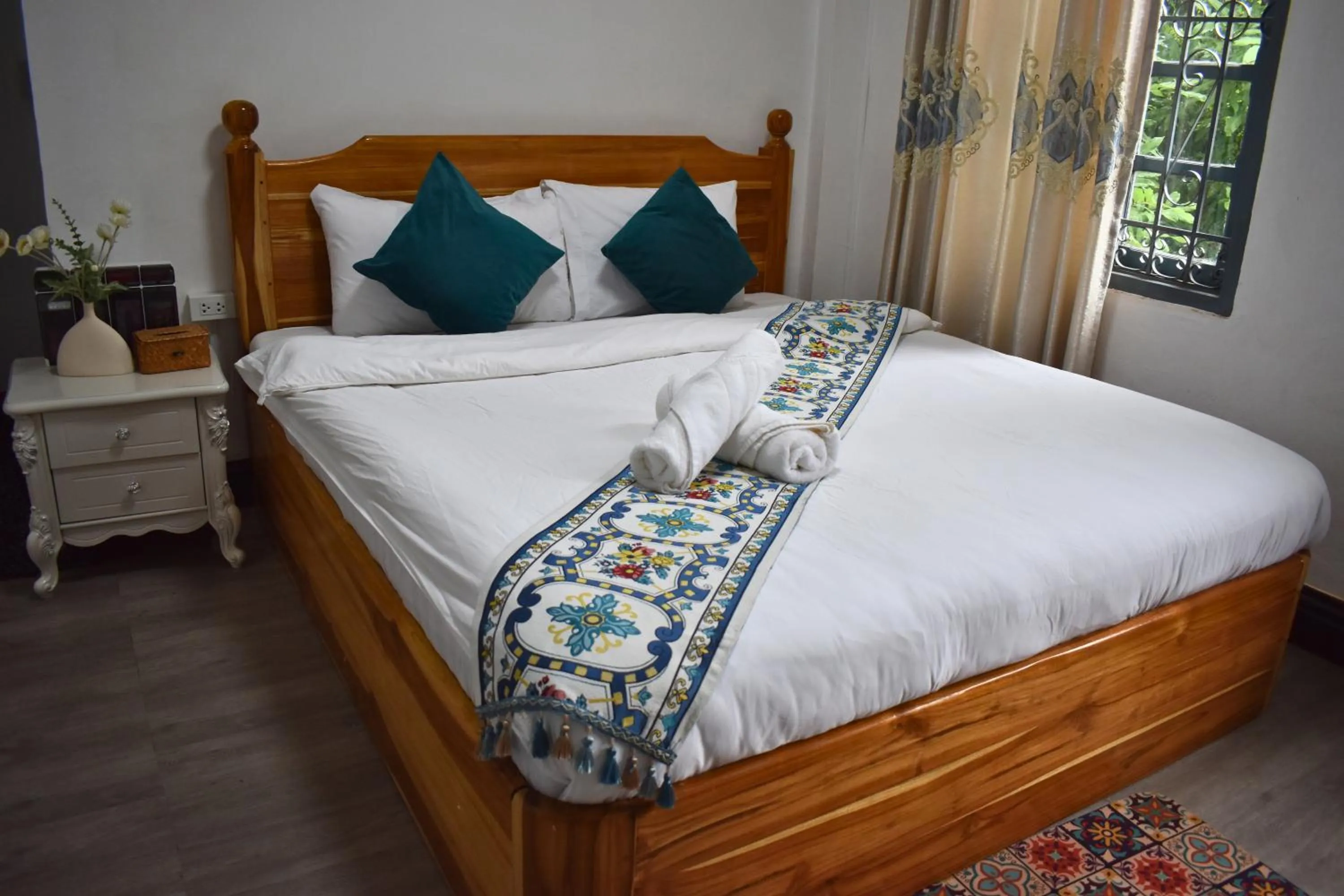 Bed in Monsane villa