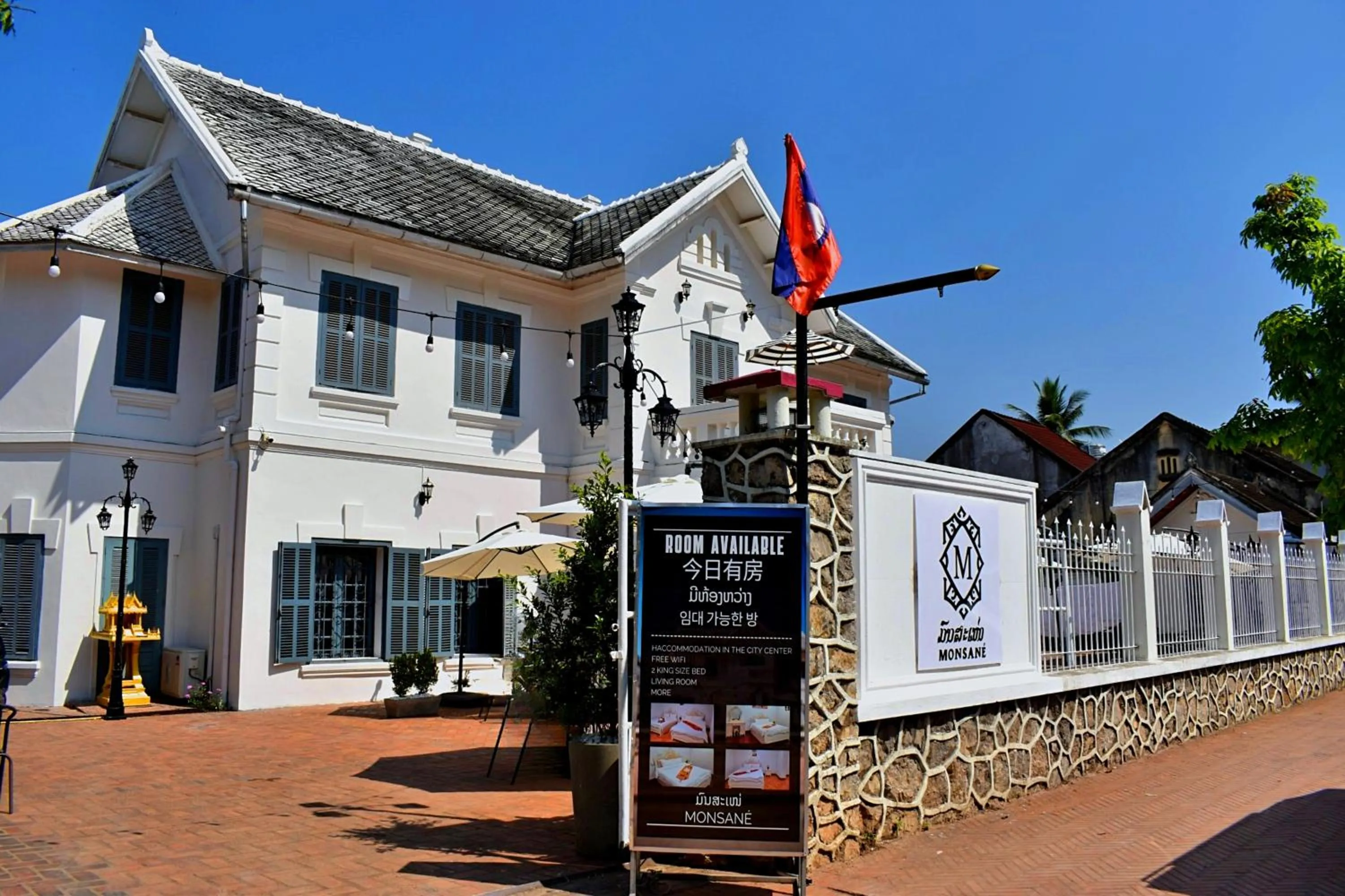 Property building in Monsane villa