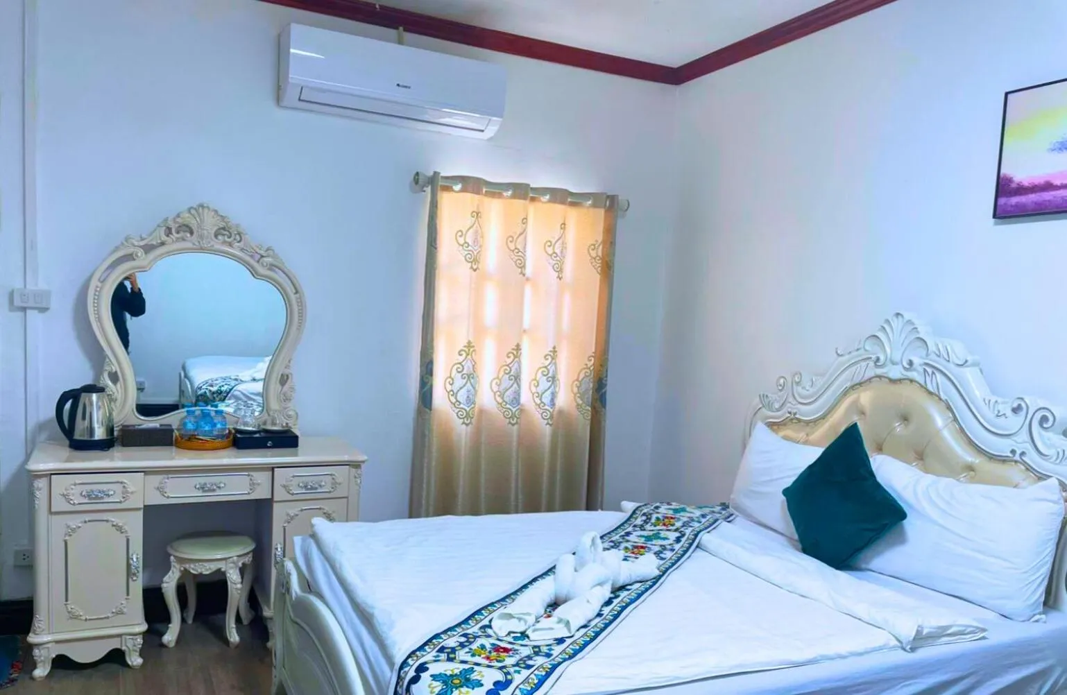 Bed in Monsane villa