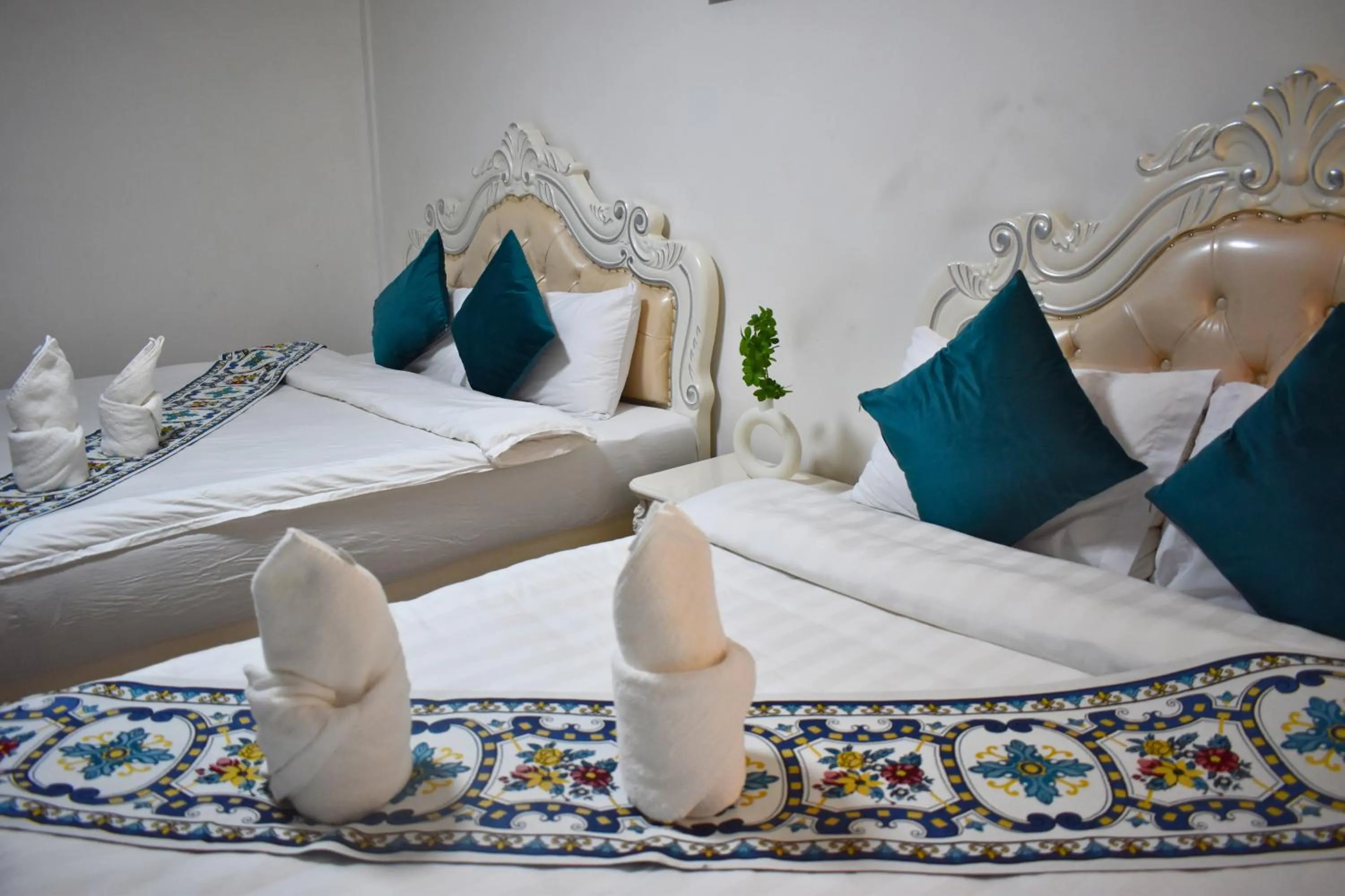 Bed in Monsane villa