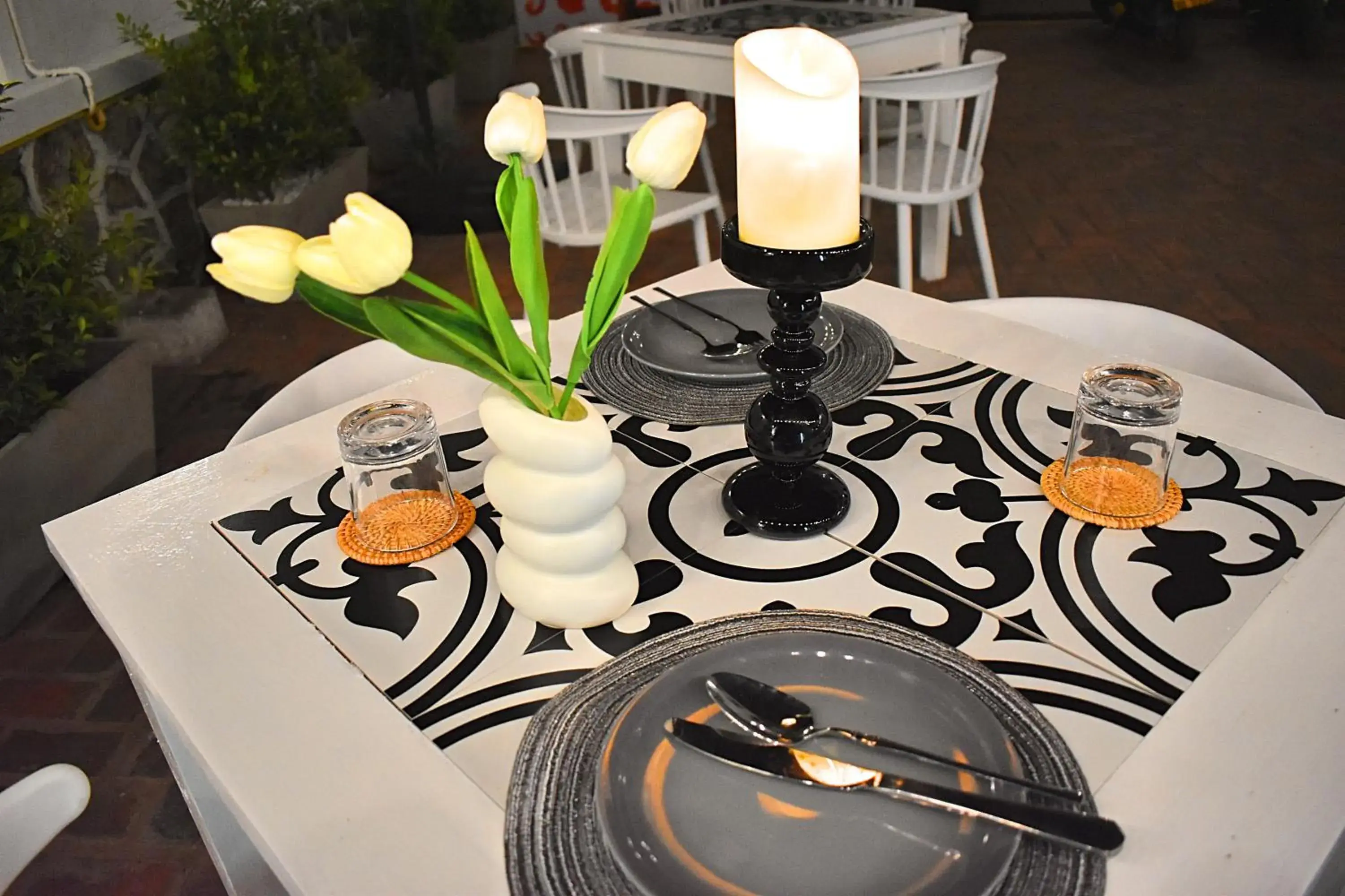 Restaurant/places to eat in Monsane villa Restaurant/places to eat in Monsane villa