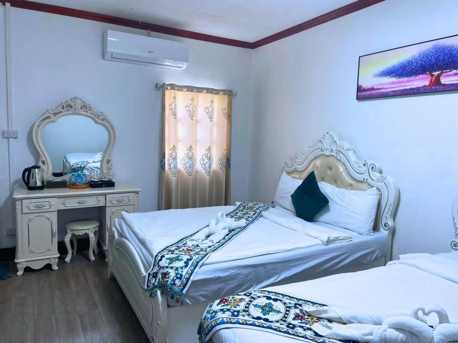 Bed in Monsane villa