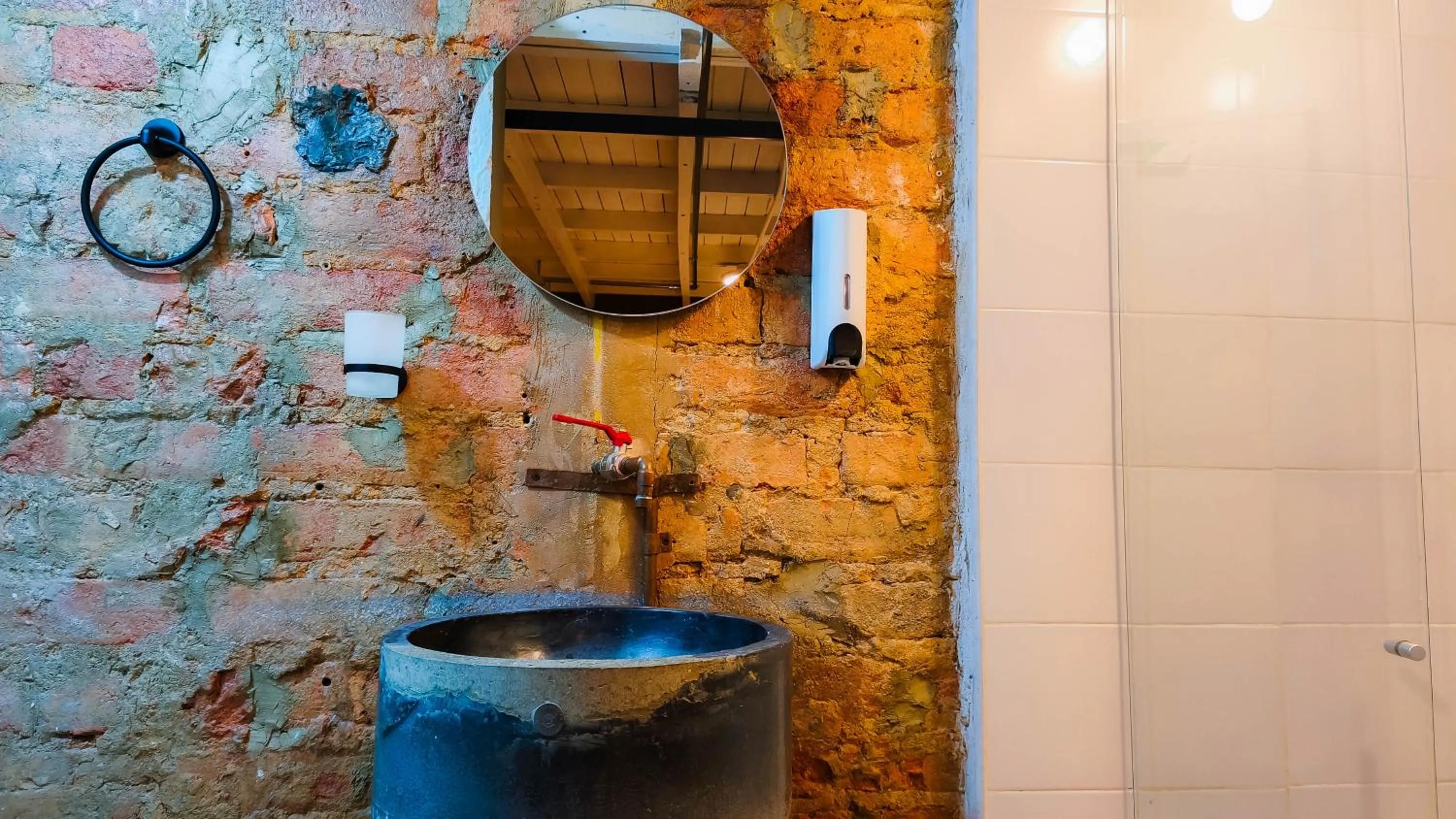Shower in Hotel Quinta Bolivar