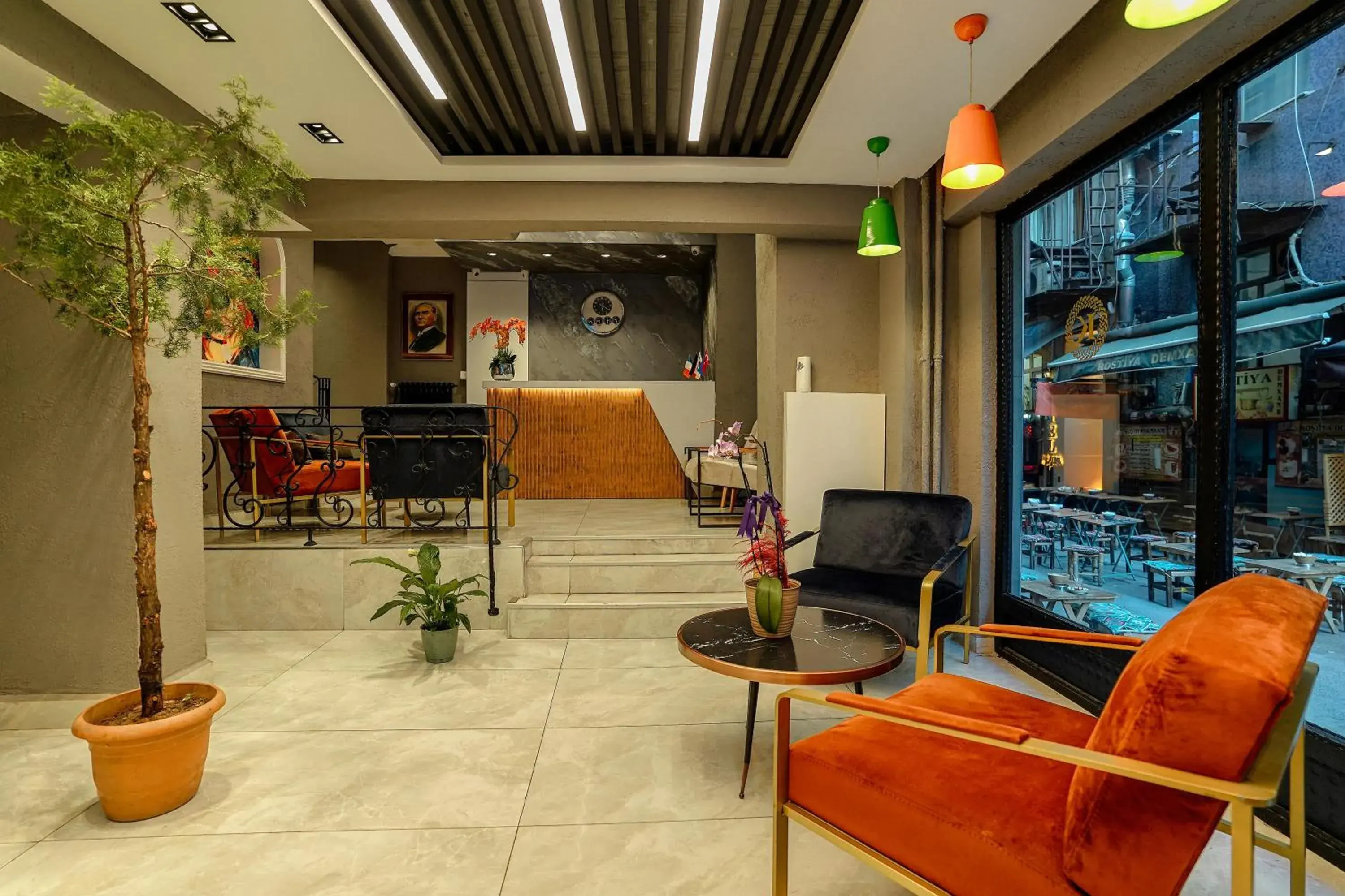 Lobby or reception in THE BEYBÛN HOTEL İstiklal Street Taksim Lobby or reception in THE BEYBÛN HOTEL İstiklal Street Taksim