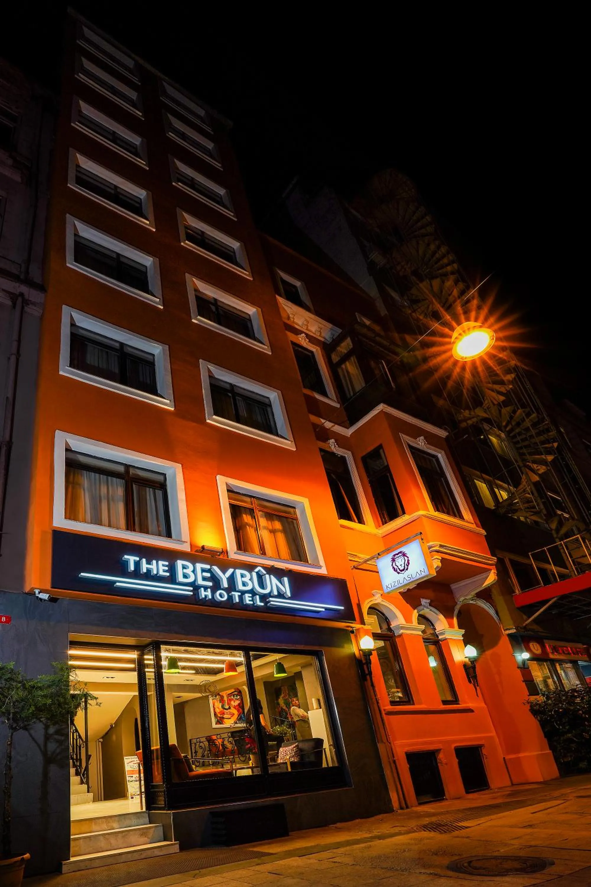 Property building in THE BEYBÛN HOTEL İstiklal Street Taksim