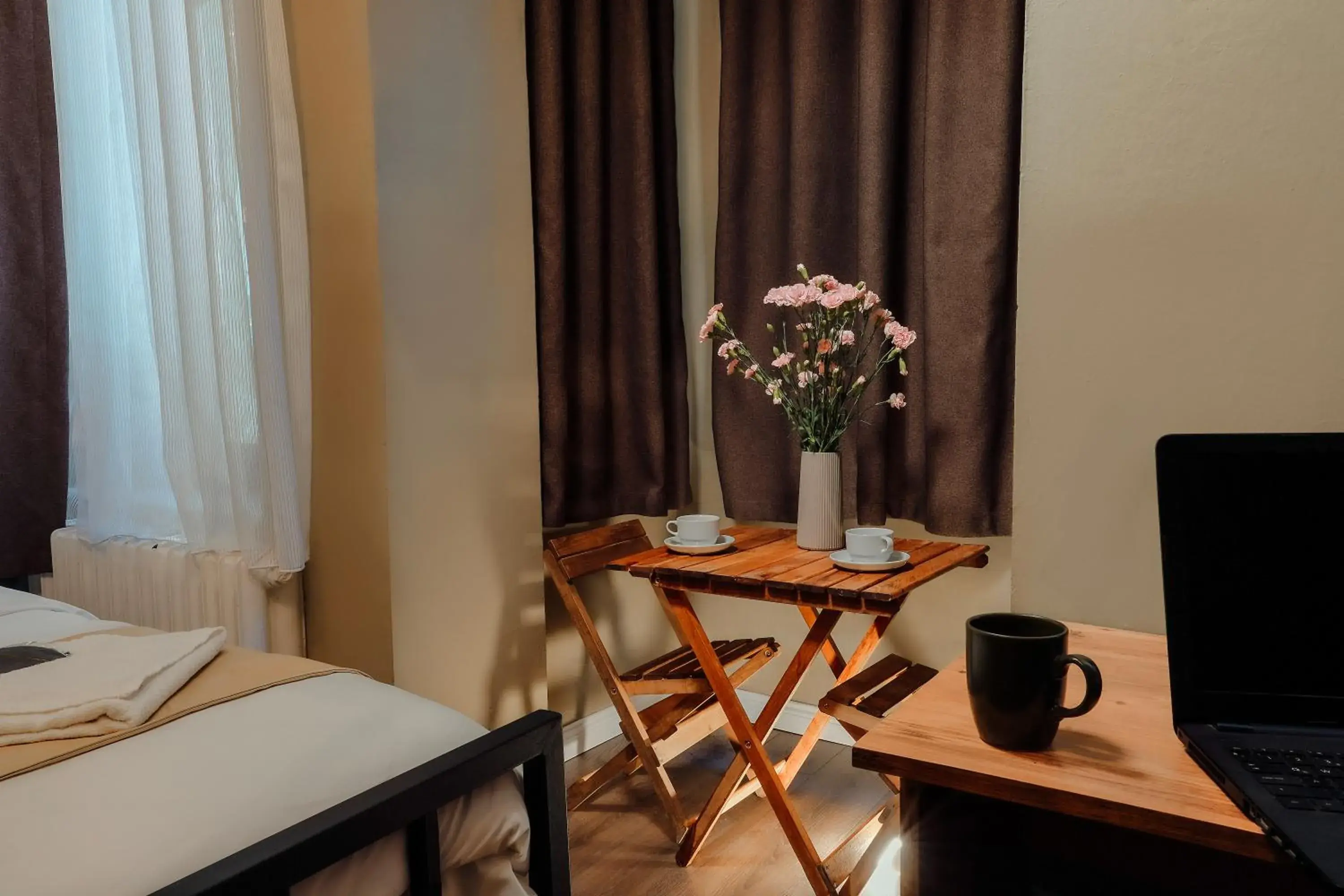 Seating area, Bed in THE BEYBÛN HOTEL İstiklal Street Taksim Seating area, Bed in THE BEYBÛN HOTEL İstiklal Street Taksim