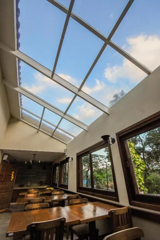 Restaurant/places to eat in Pousada Paris Hostelli