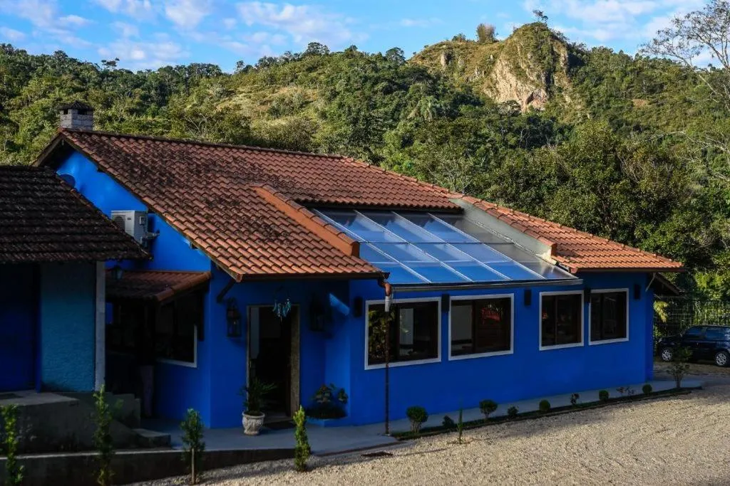 Property building in Pousada Paris Hostelli