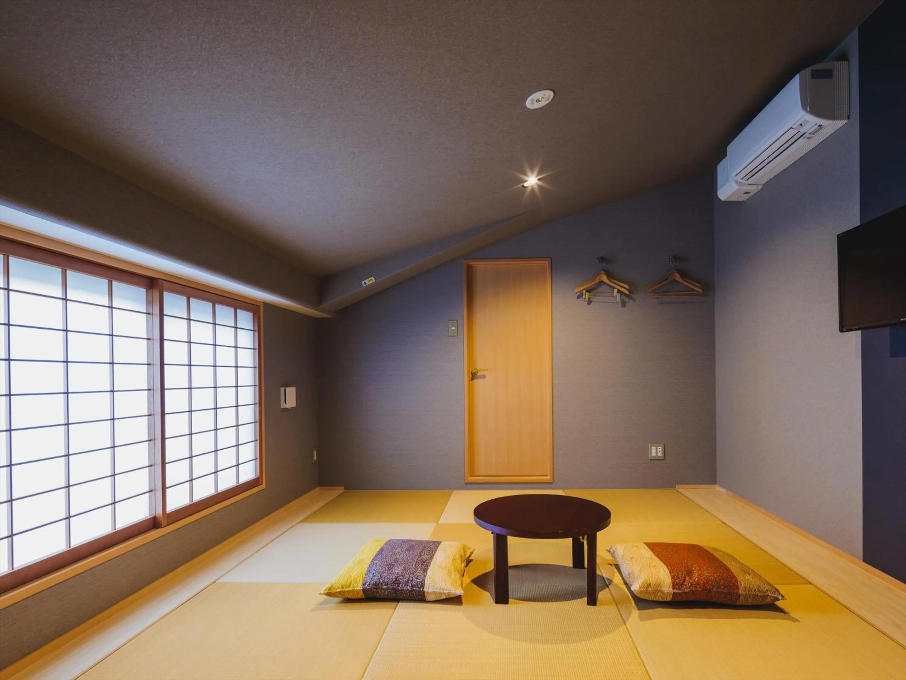 Photo of the whole room in Giappo Franca Kyoto