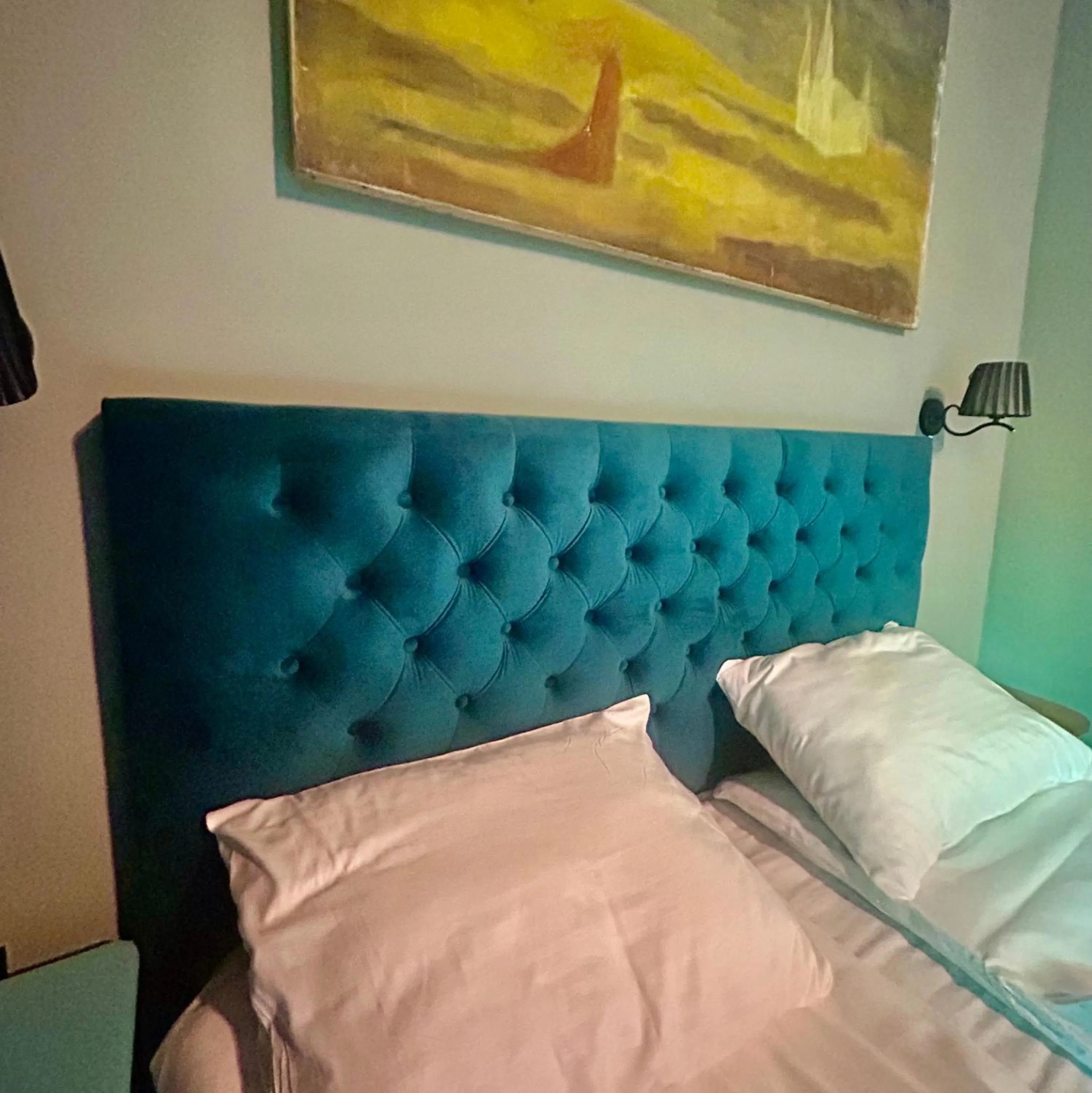 Bed in Art Hotel Home