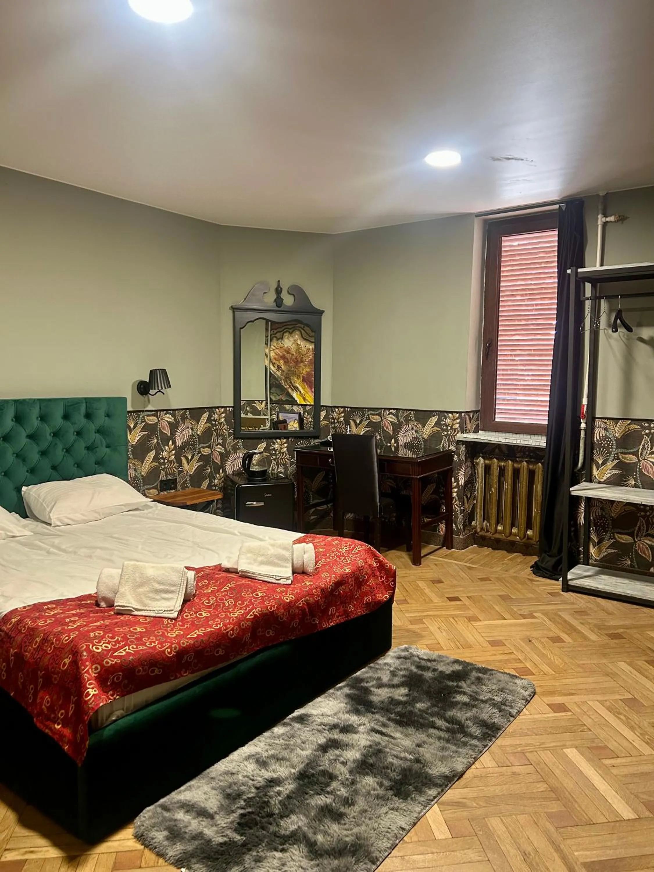 Bed in Art Hotel Home
