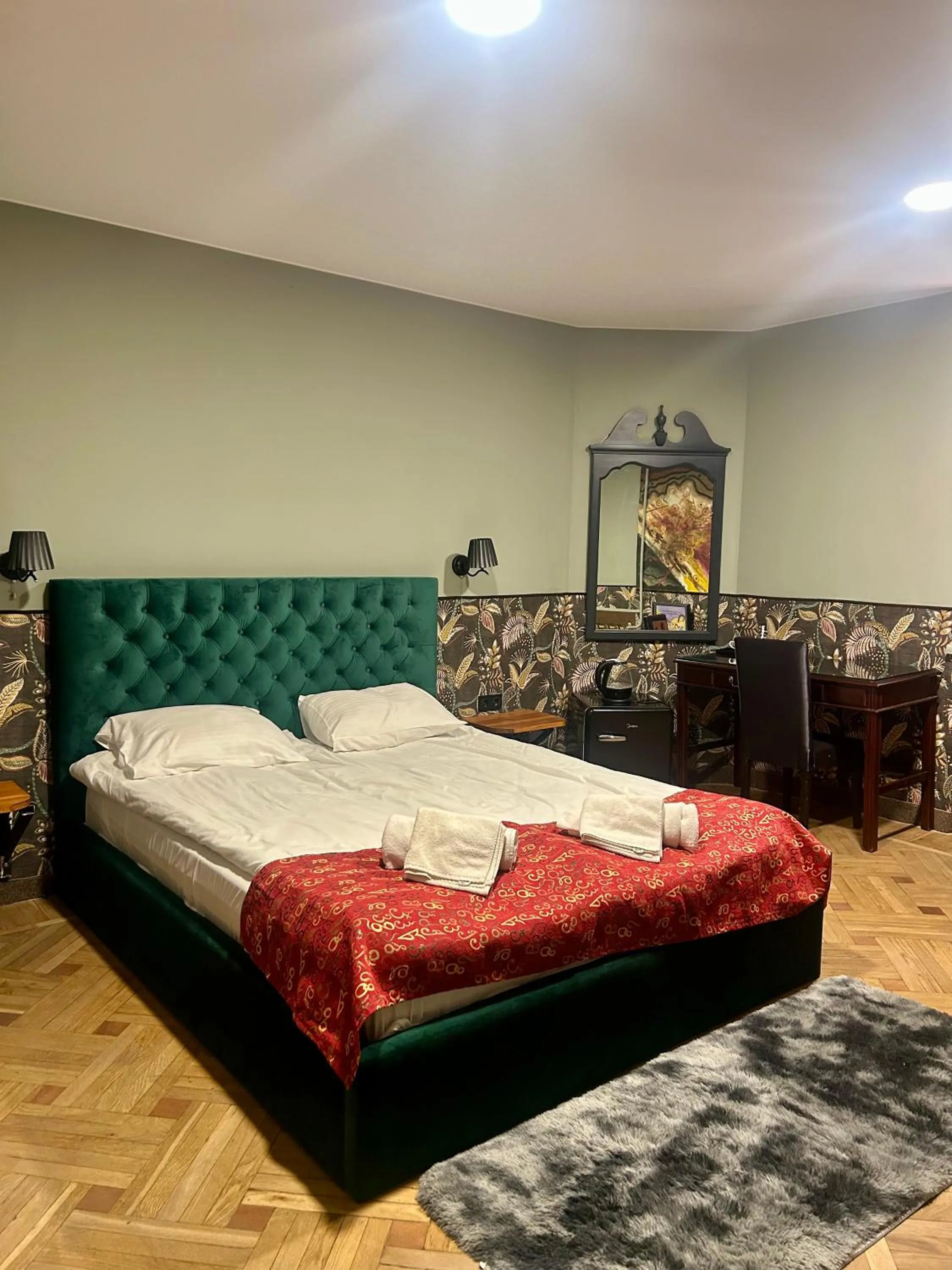 Bed in Art Hotel Home