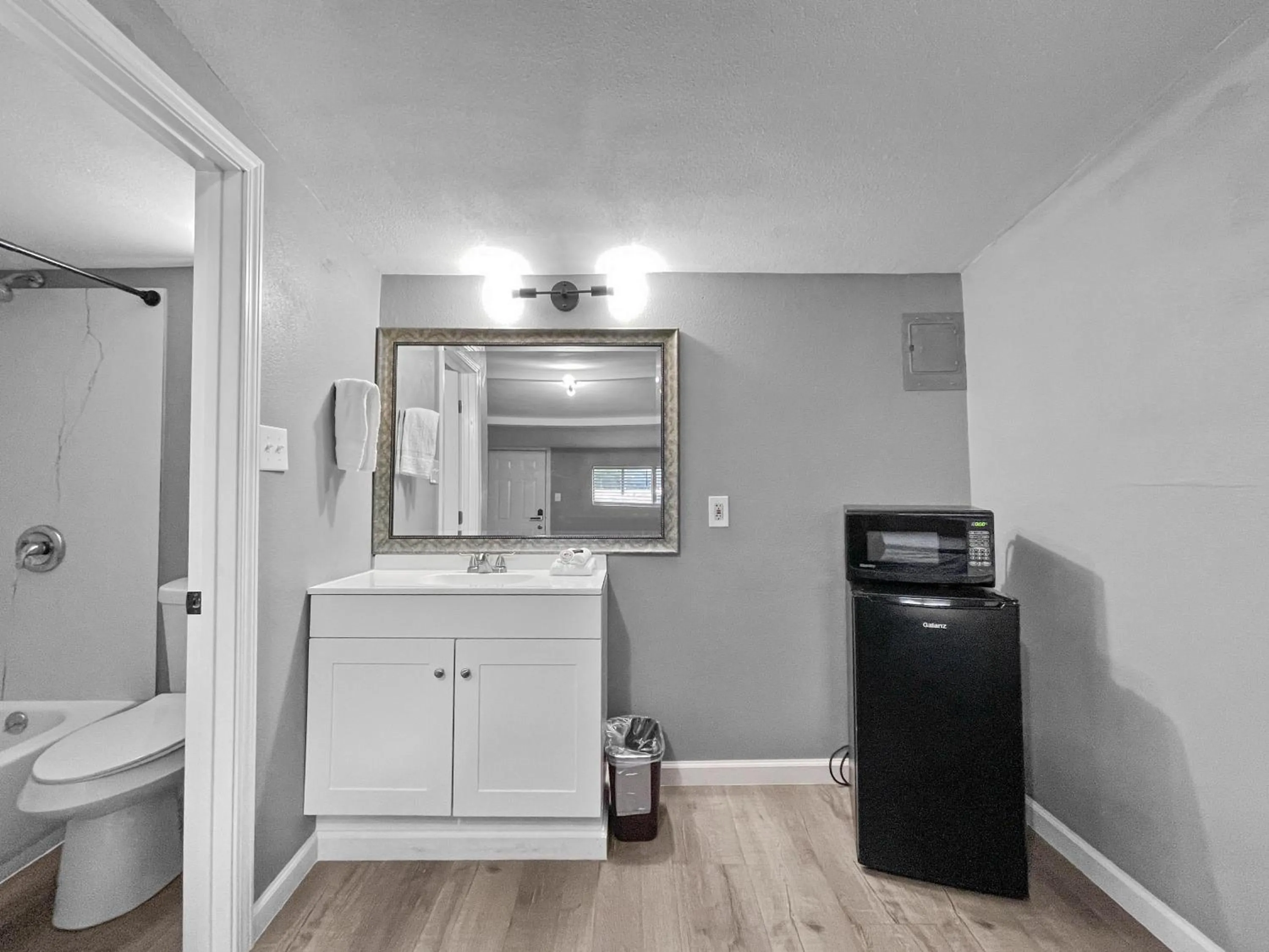 Bathroom in Sands Inn