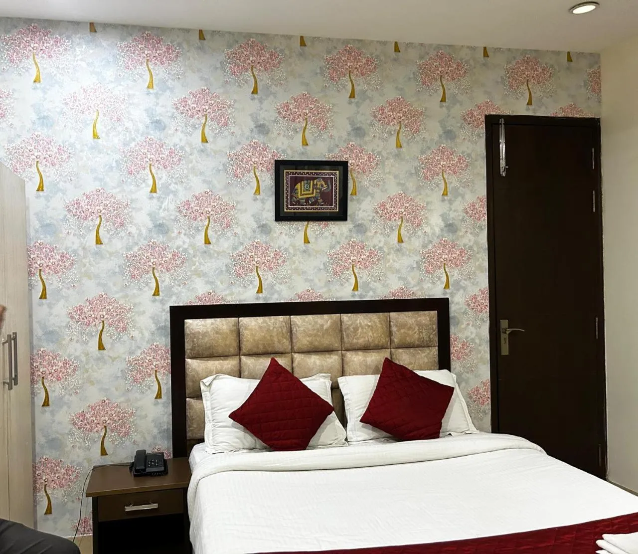 Bedroom, Bed in Hotel Nirvana Suites