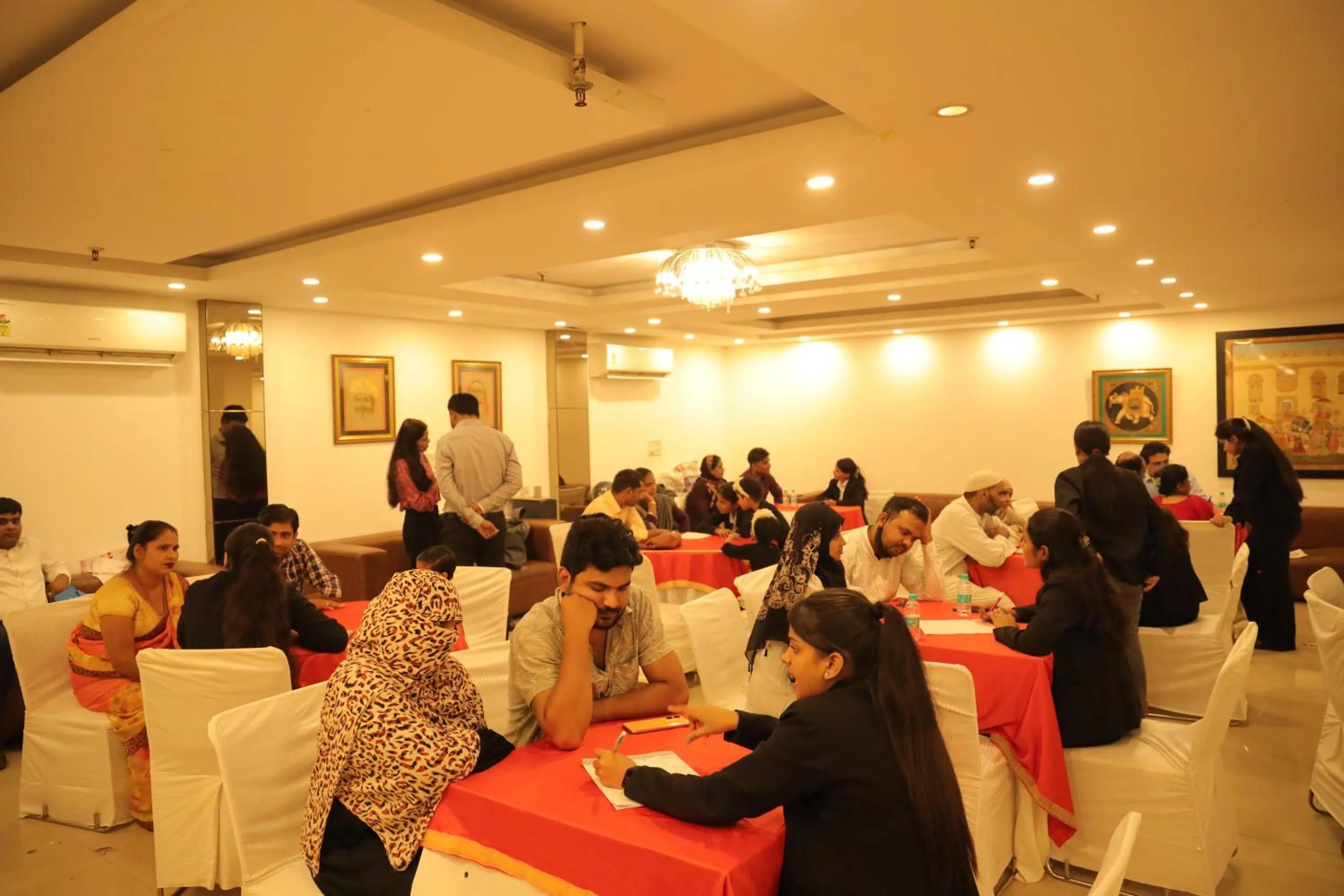 Restaurant/places to eat in Hotel Nirvana Suites