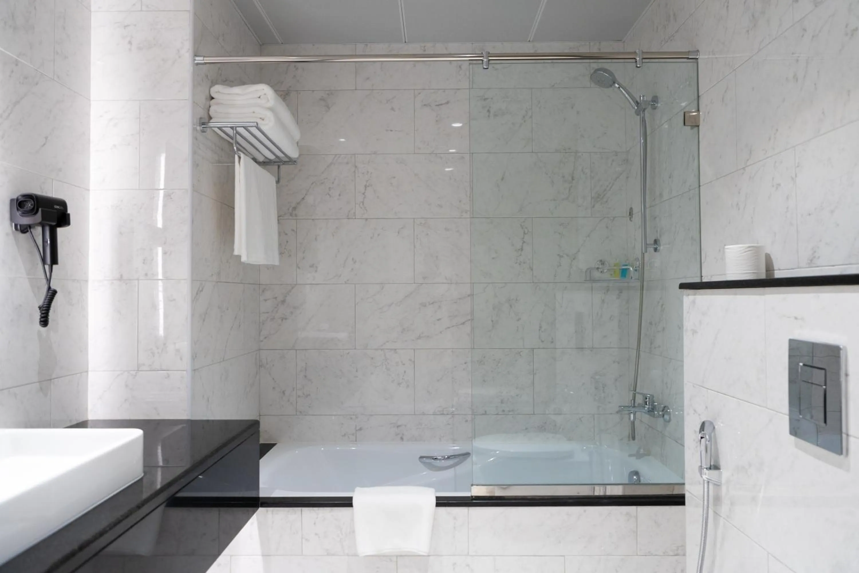 Shower in Djibouti Ayla Grand Hotel & Mall