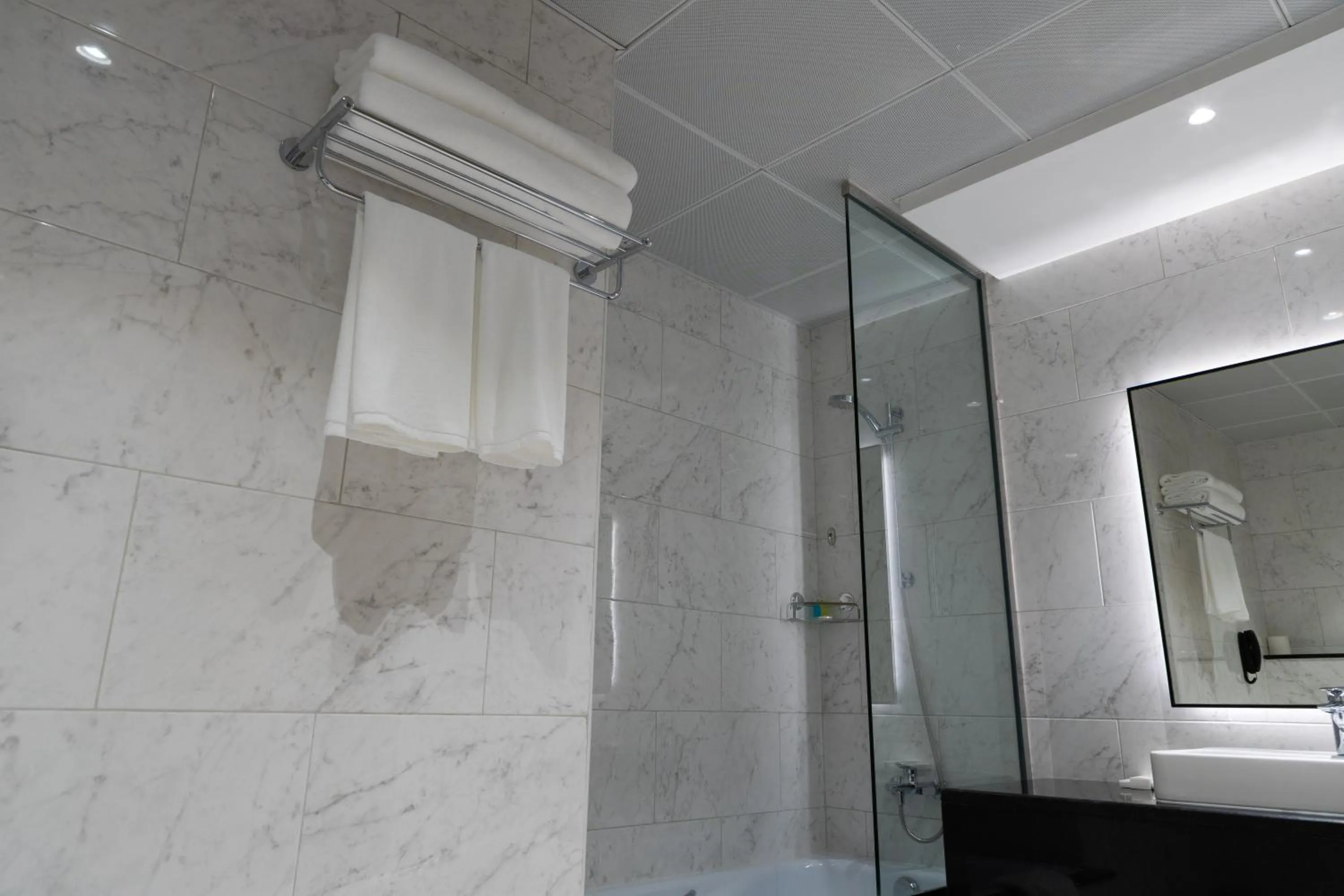 Bathroom in Djibouti Ayla Grand Hotel & Mall