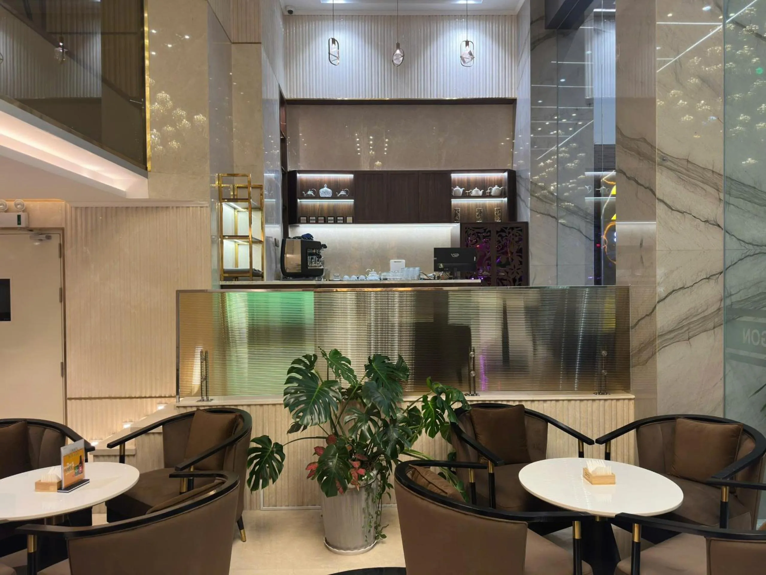 Restaurant/places to eat in 22Land Hotel Saigon