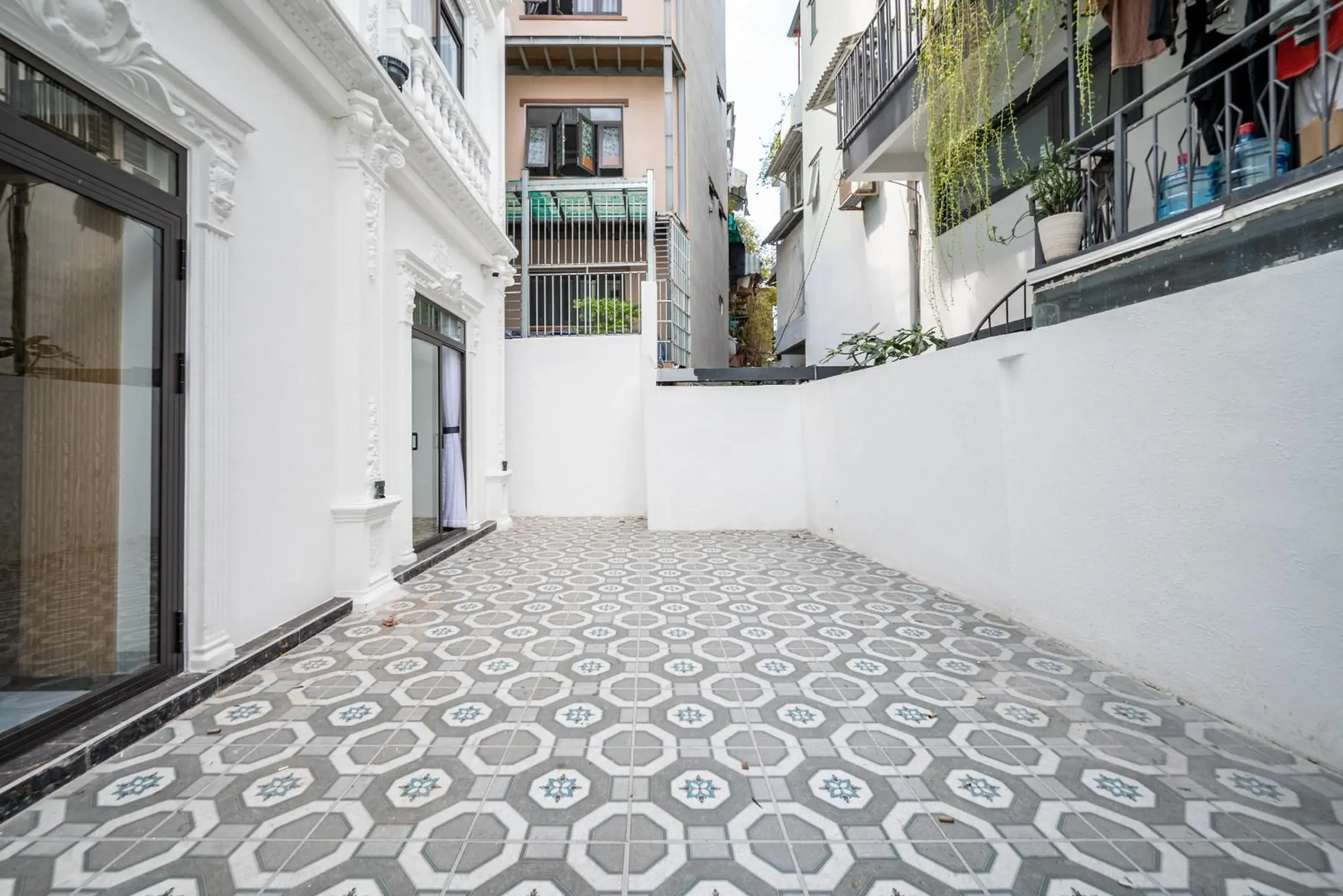 Inner courtyard view in Cozrum Homes - Selina Residence Inner courtyard view in Cozrum Homes - Selina Residence
