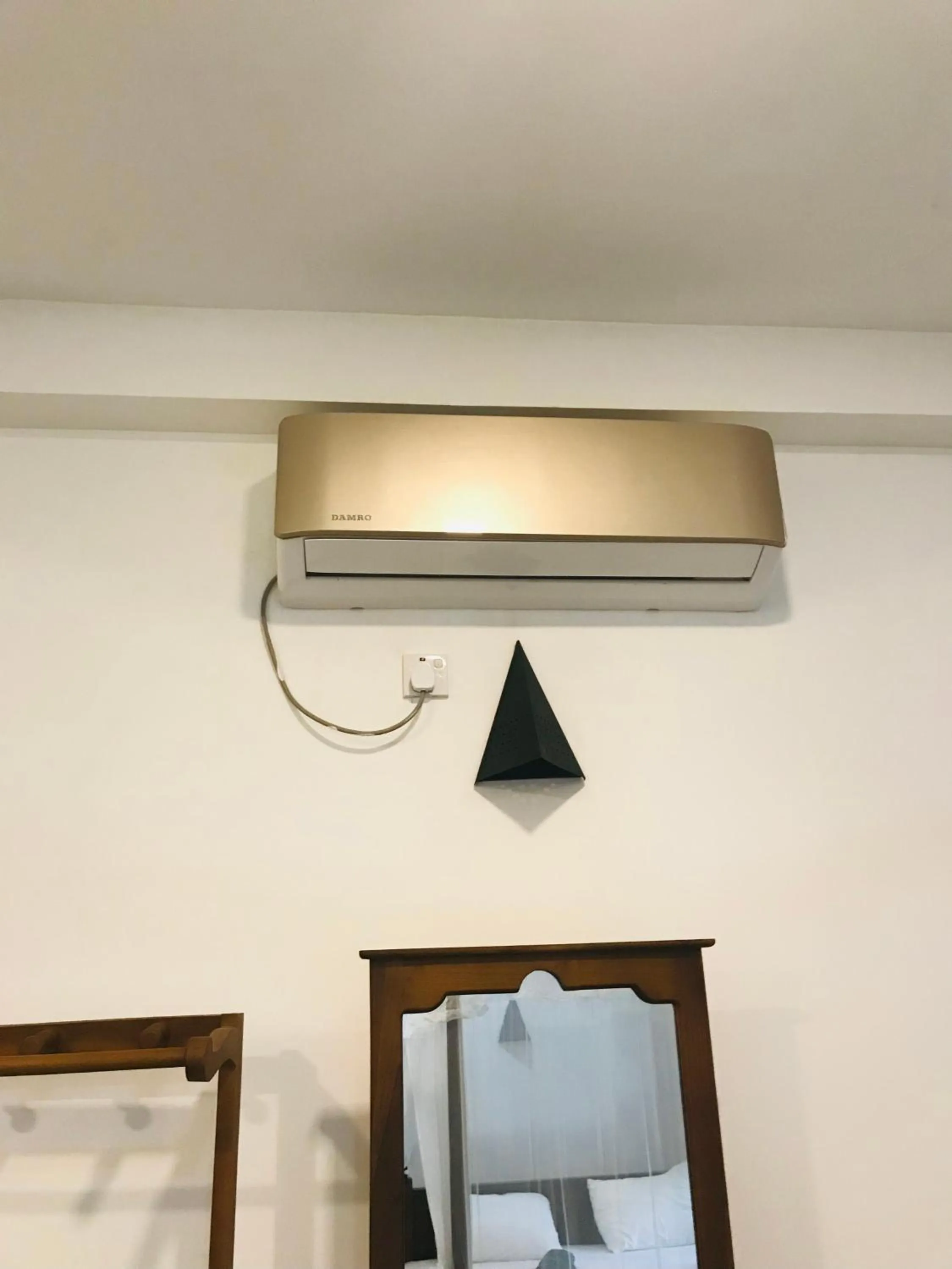 air conditioner in Sea Glow - Tangalle