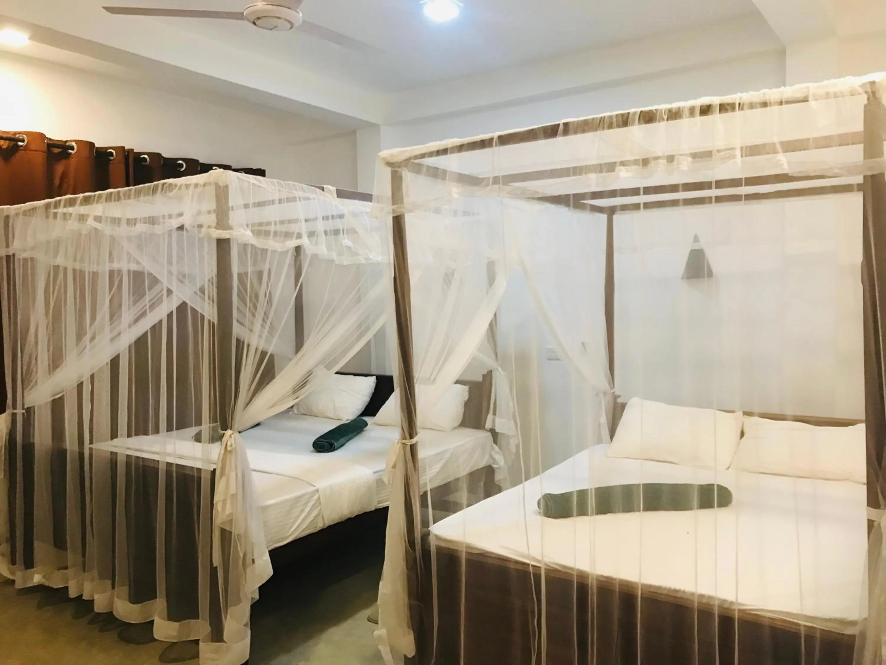 Bed in Sea Glow - Tangalle